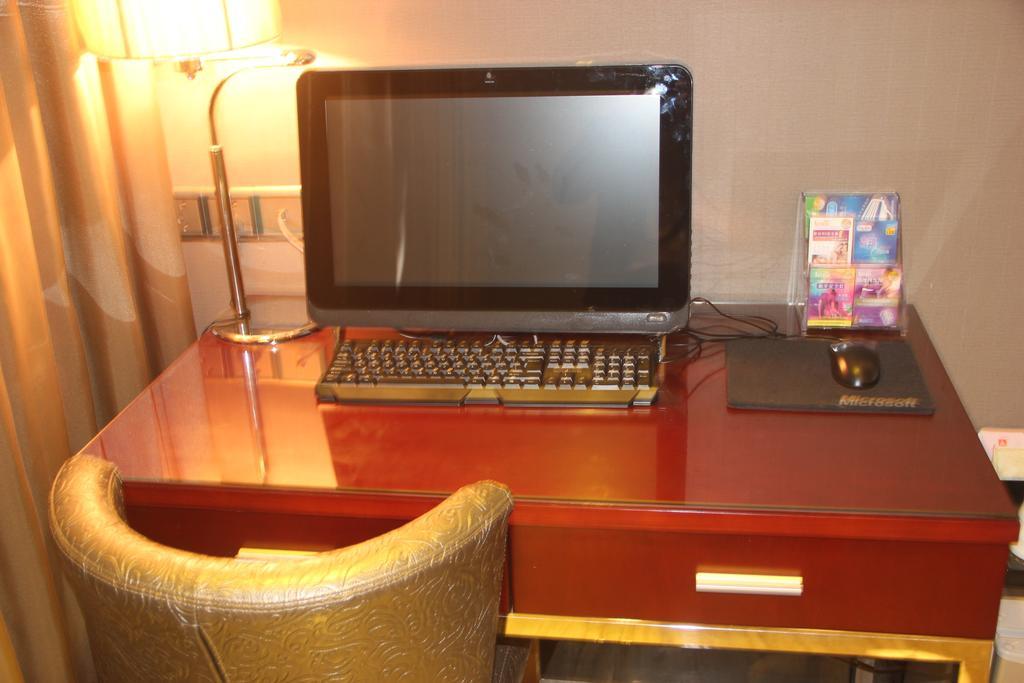 Li Yang 3* Guangzhou
