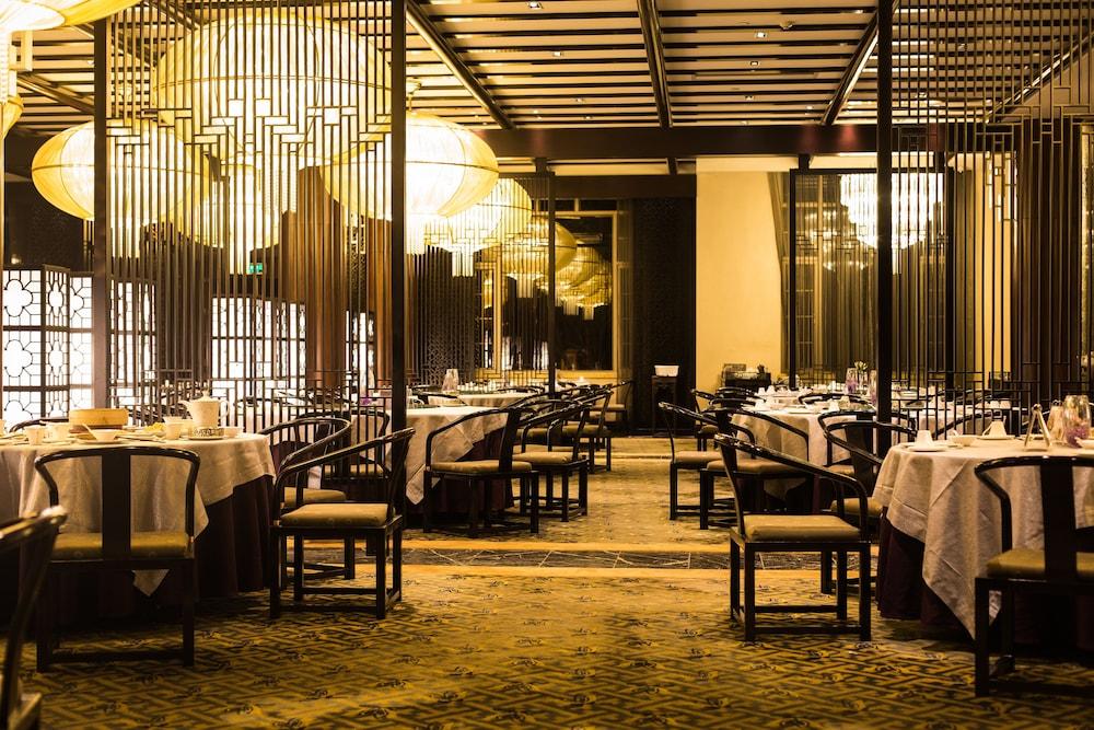 Chateau Star River Guangzhou-Free Shuttle Between Hotel And Exhibition Center & Welcome Drink During Canton Fair Hotel Guangzhou