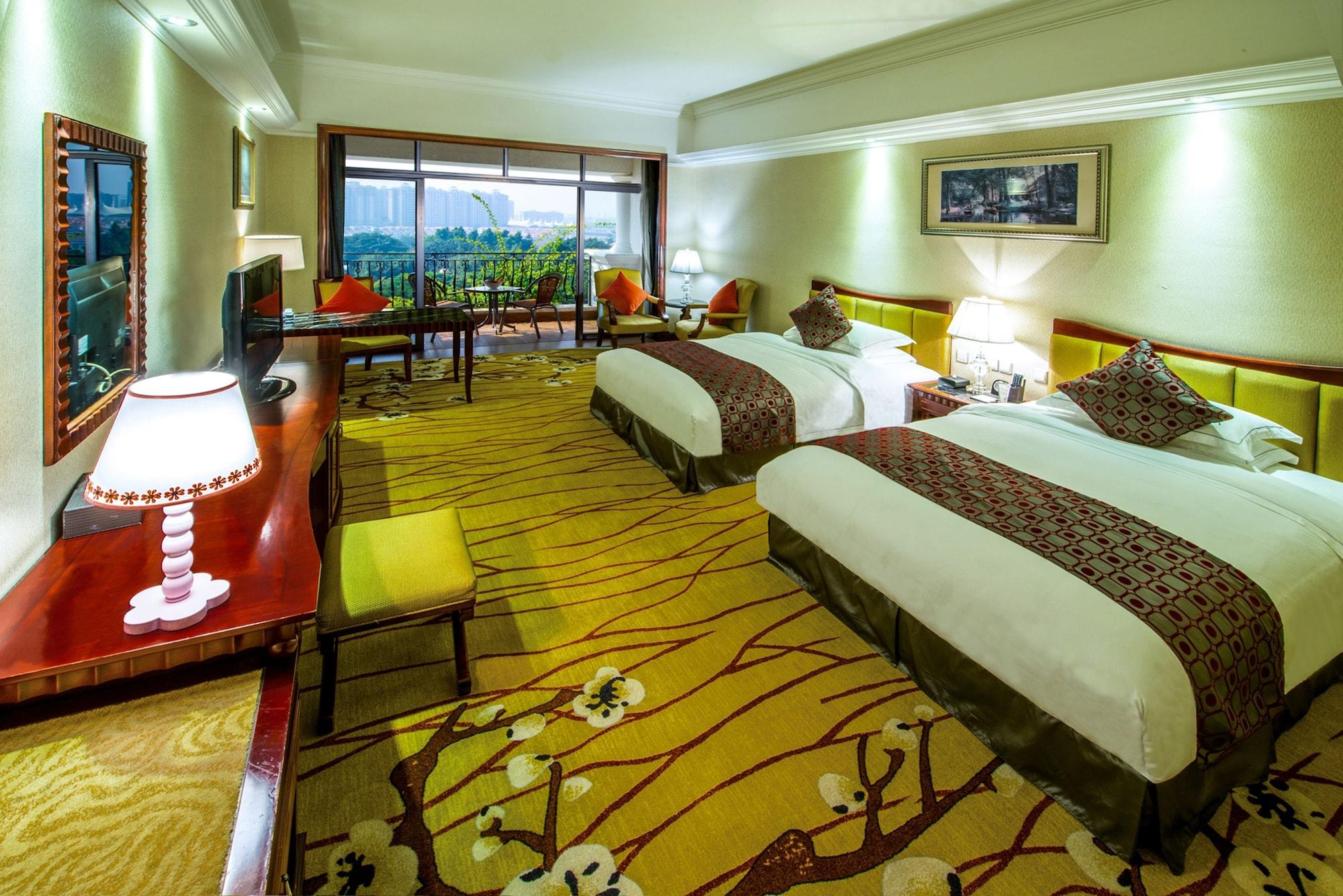 Hotel Phoenix 5*