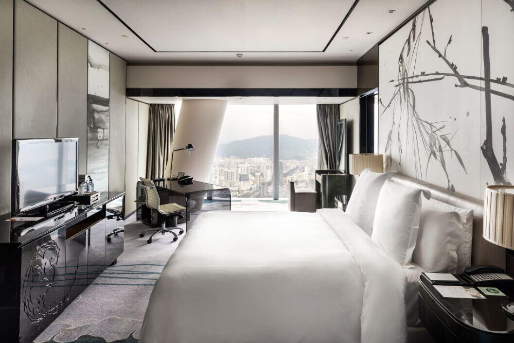 Hotel Four Seasons - Free Shuttle Bus To Fair Complex & Overseas Buyer Registration Services During Fair Period