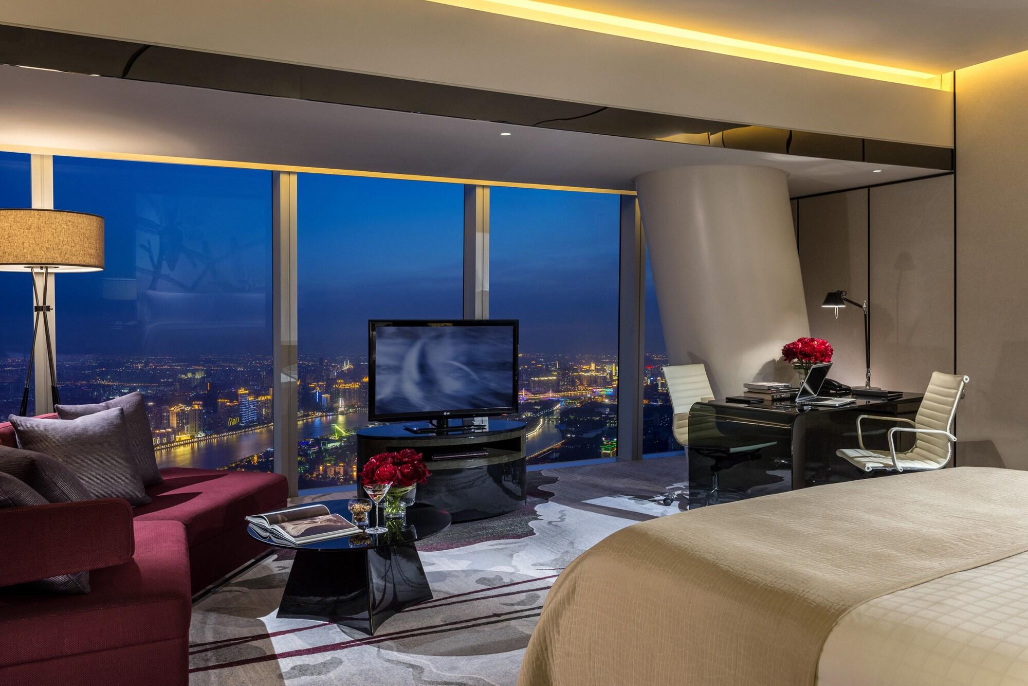 Four Seasons - Free Shuttle Bus To Fair Complex & Overseas Buyer Registration Services During Fair Period Hotel 5*