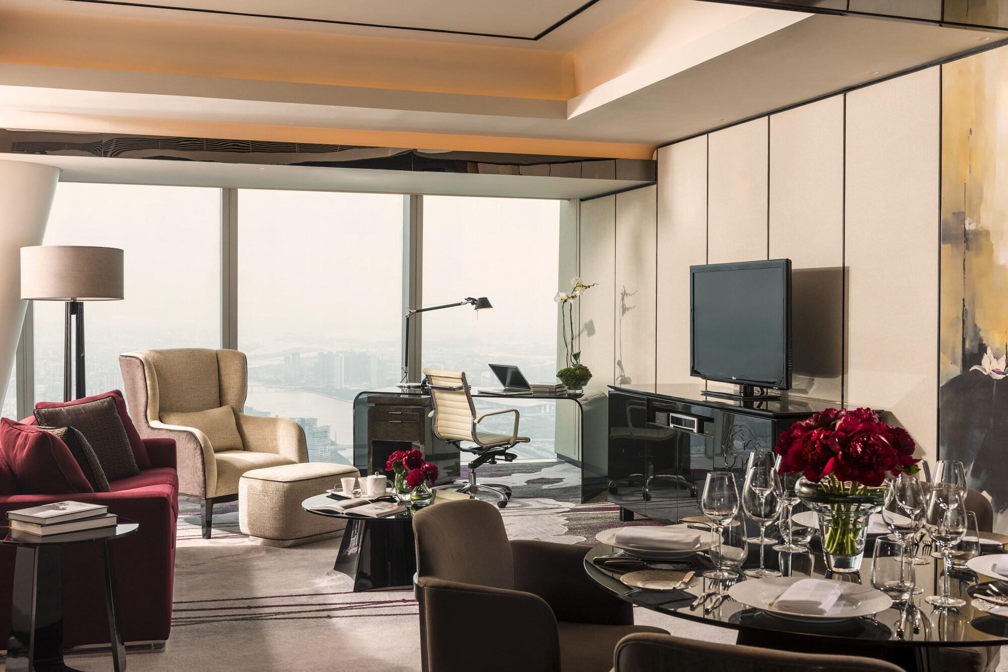 Four Seasons - Free Shuttle Bus To Fair Complex & Overseas Buyer Registration Services During Fair Period 5*