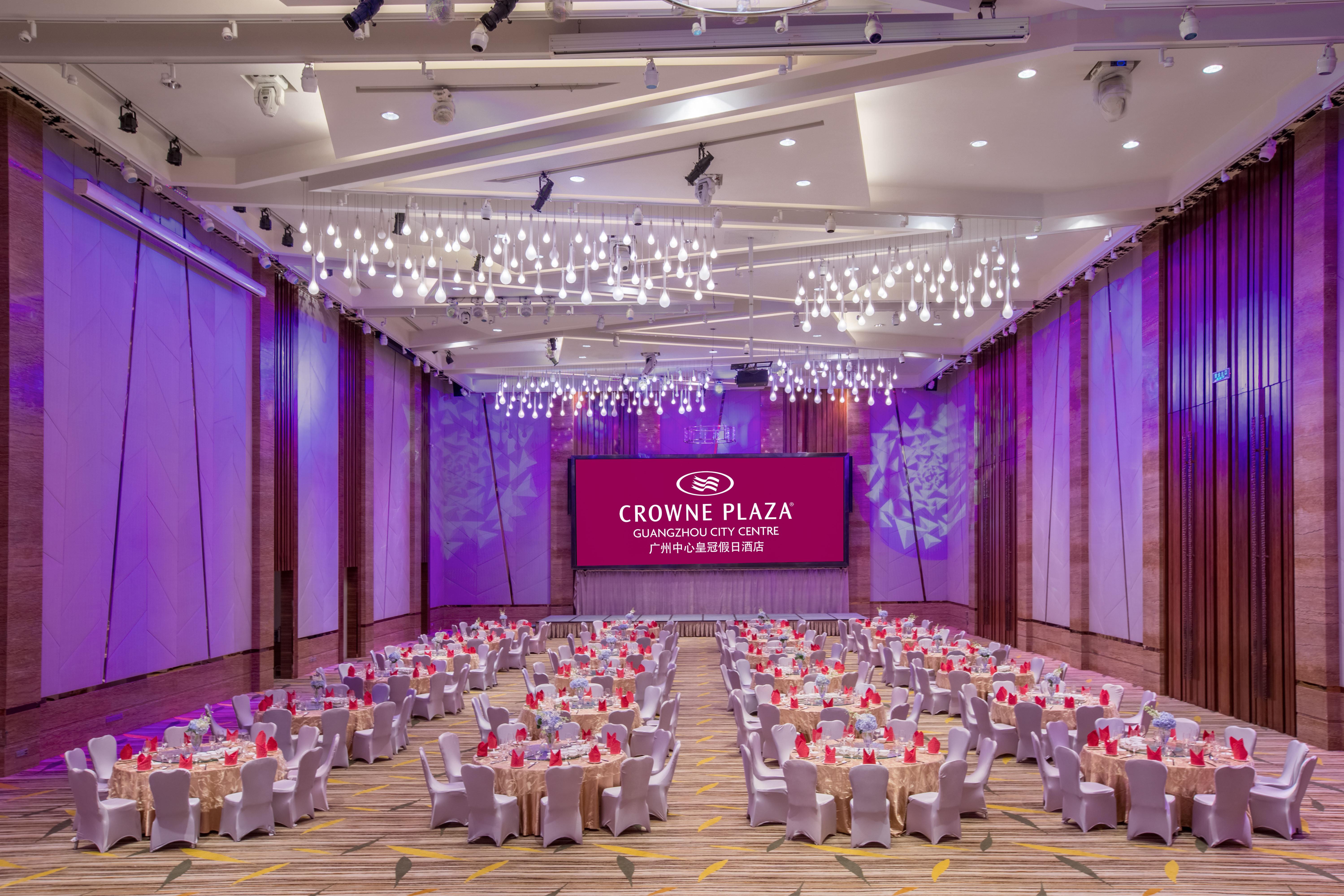 Crowne Plaza Centre By Ihg - Free Shuttle Between And Exhibition Center During Fair & Exhibitor Registration Counter Hotel 5*