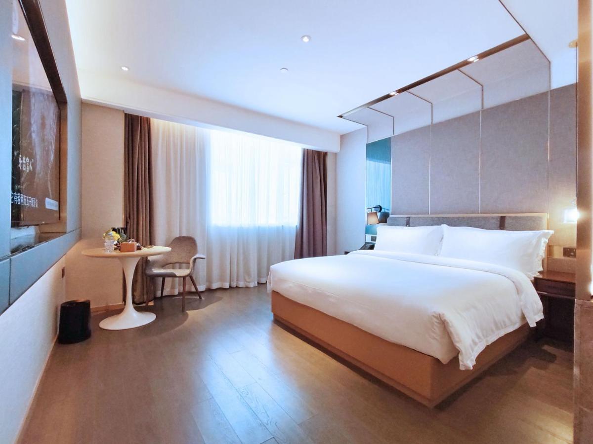 Paco South Railway Station Panyu Changlong Branch Hotel
