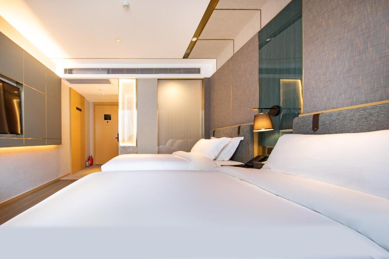 Paco South Railway Station Panyu Changlong Branch Hotel 3*