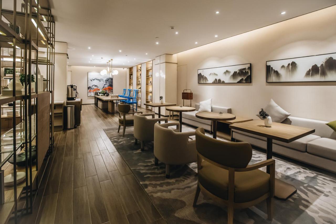 Orienwit Hotel-free Shuttle Bus Fir Fair 4*