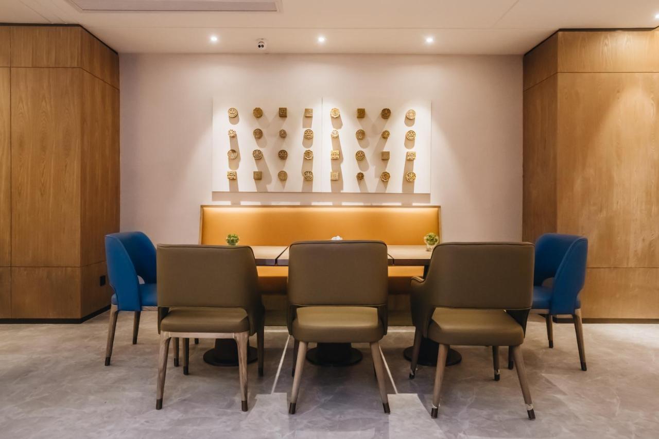 Orienwit Hotel-free Shuttle Bus Fir Fair 4*