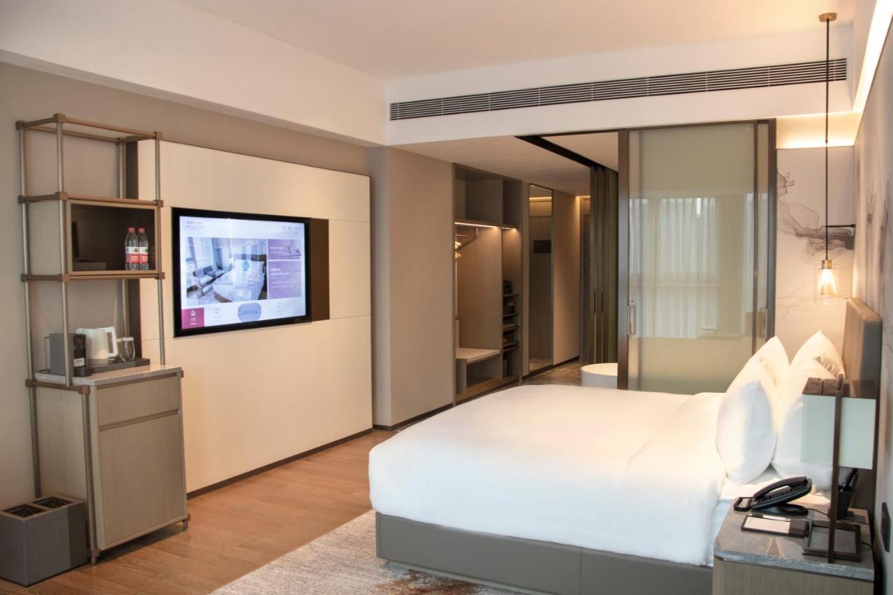 Pazhou Ln Dongfang Hotel-free Shuttle Bus To The Pazhou Convention Complex During Fair Period Hotel