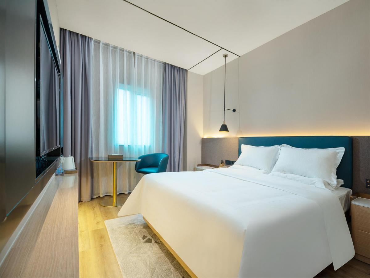 Hotel Chaoman -guangzhou Shijing Plaza Xiaoping Subway Station 3*