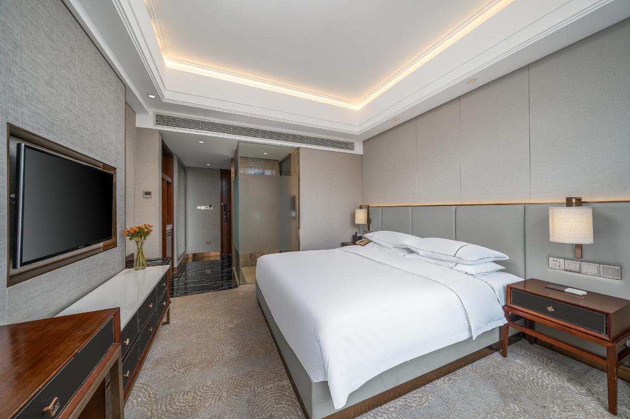 Hotel Lucky International Pazhou Convention And Exhibition Center Zhujiang New Town Branch - Free Shuttle Bus To Fair Complex During Fair Period & Overseas Buyers Registration Service & Free Vpn Internet Access 4*