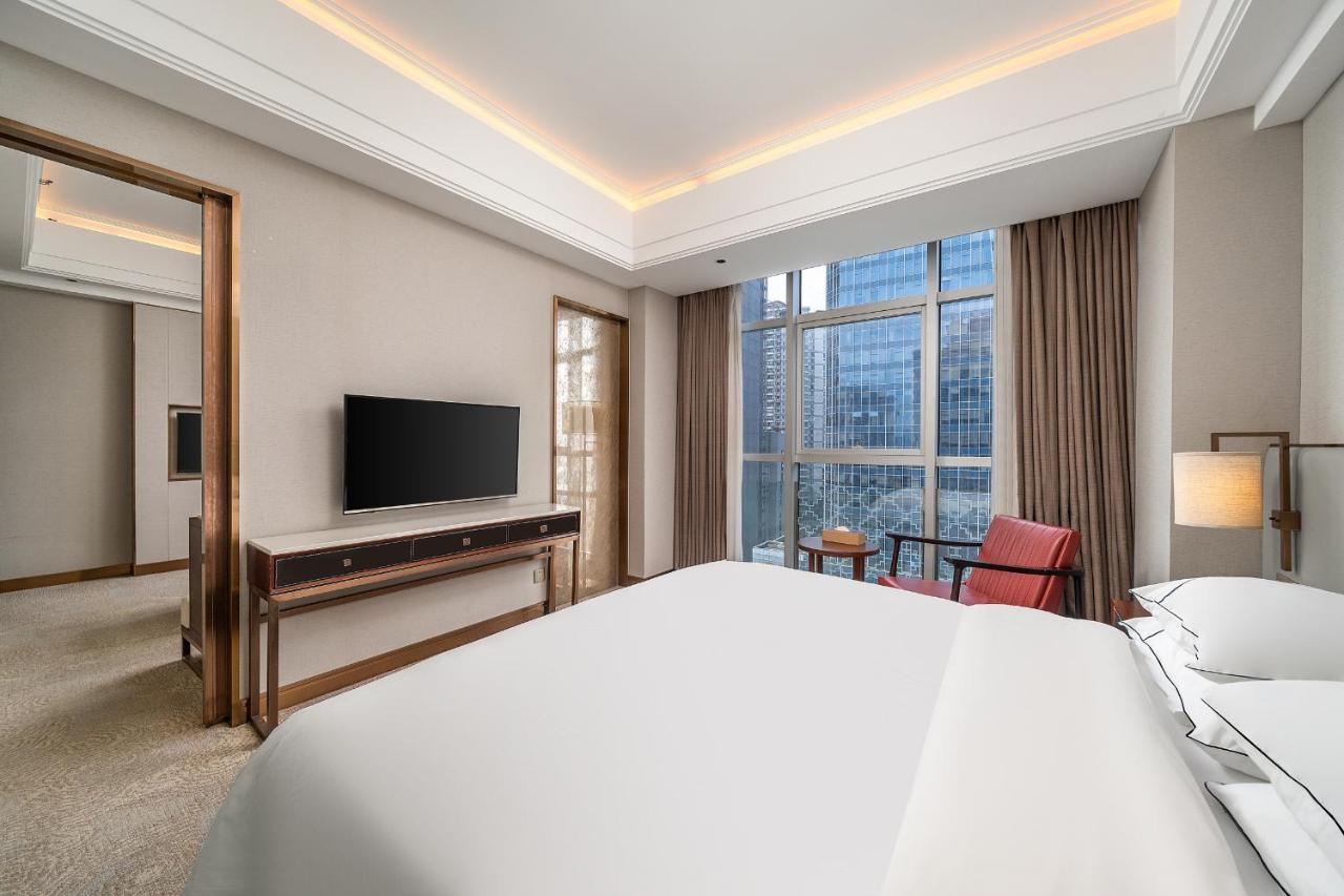 Lucky International Pazhou Convention And Exhibition Center Zhujiang New Town Branch - Free Shuttle Bus To Fair Complex During Fair Period & Overseas Buyers Registration Service & Free Vpn Internet Access Guangzhou