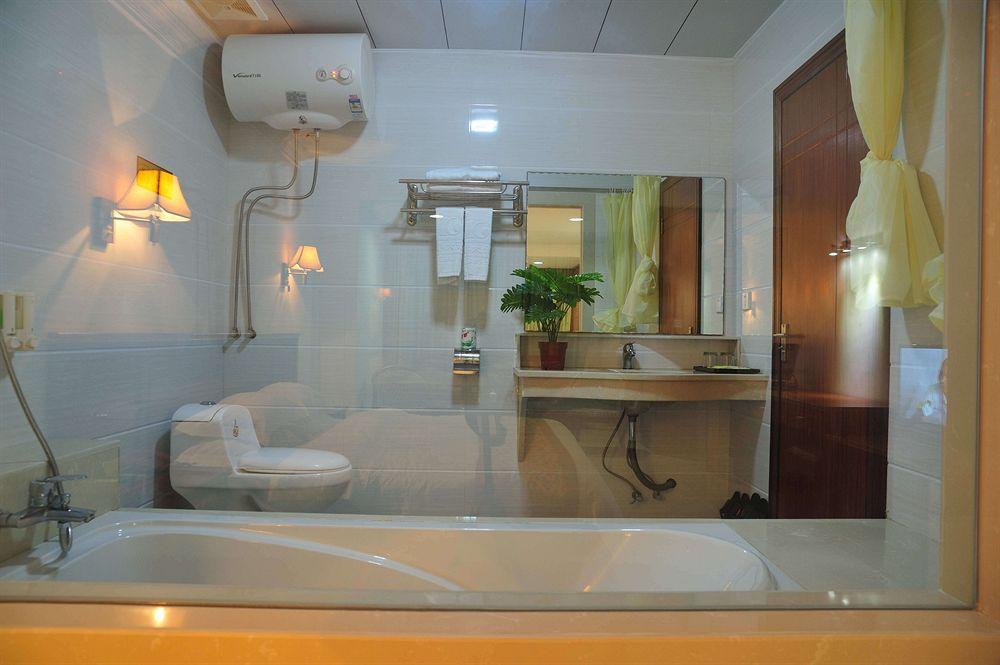 Hotel Guangdong Konggang 3*