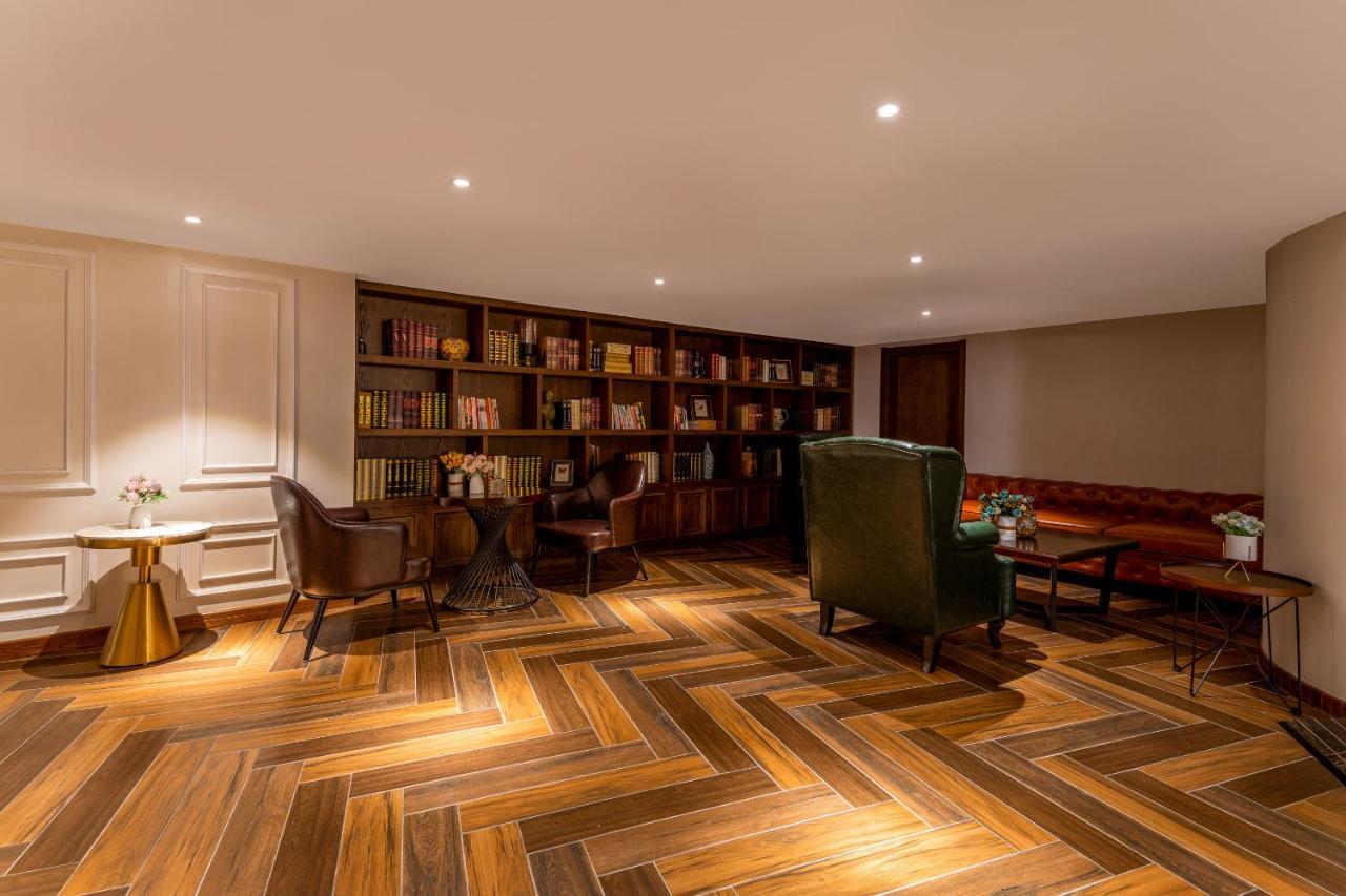 James Joyce Coffetei- Beijing Road Metro Station Pedestrian Street Branch Hotel 4*