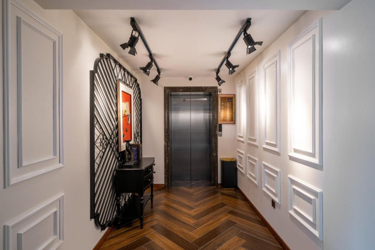 James Joyce Coffetei- Beijing Road Metro Station Pedestrian Street Branch 4*