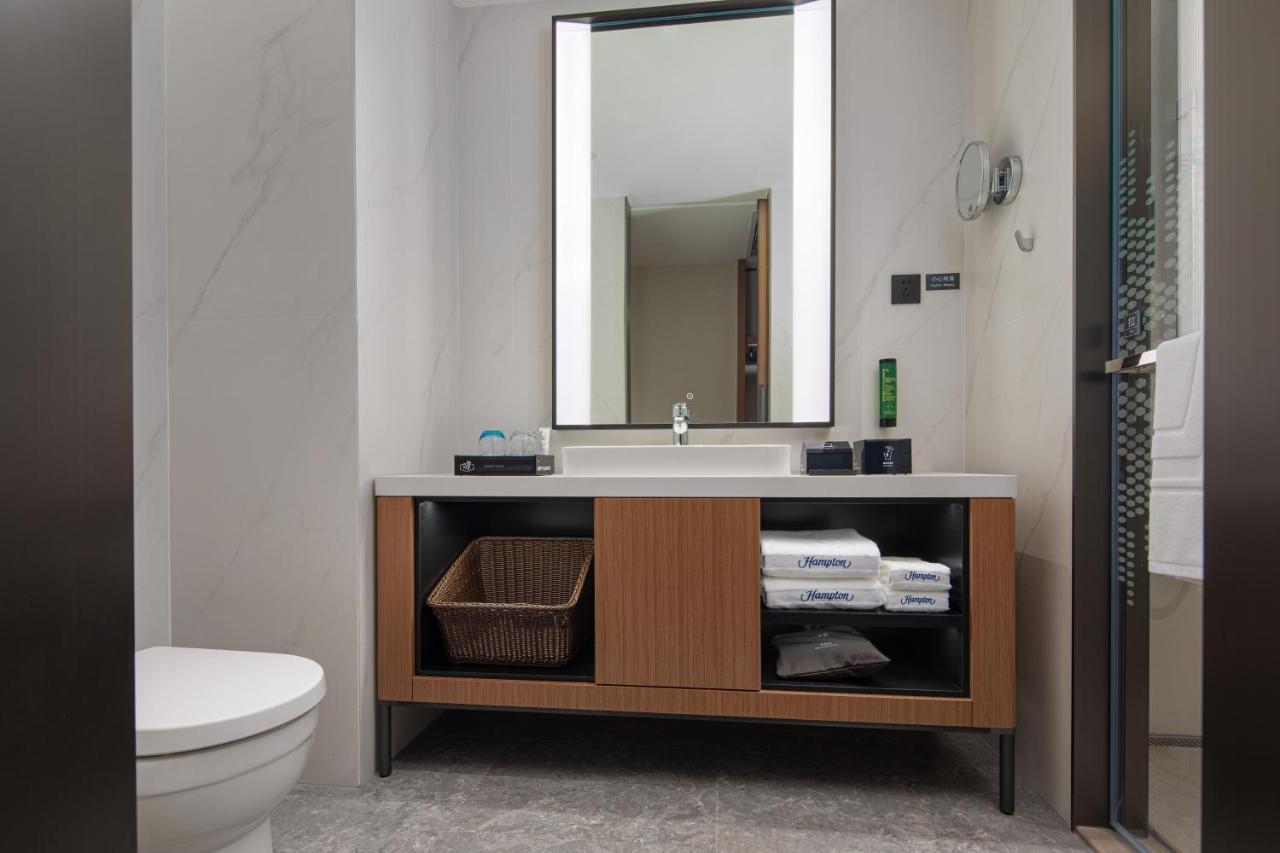 Hotel Hampton By Hilton Xintang Offers Complimentary Shuttle Services During Phase 1 And Phase 2 Of The Fair 5*
