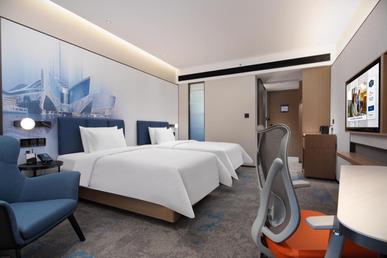 Hotel Hampton By Hilton Xintang Offers Complimentary Shuttle Services During Phase 1 And Phase 2 Of The Fair 5*