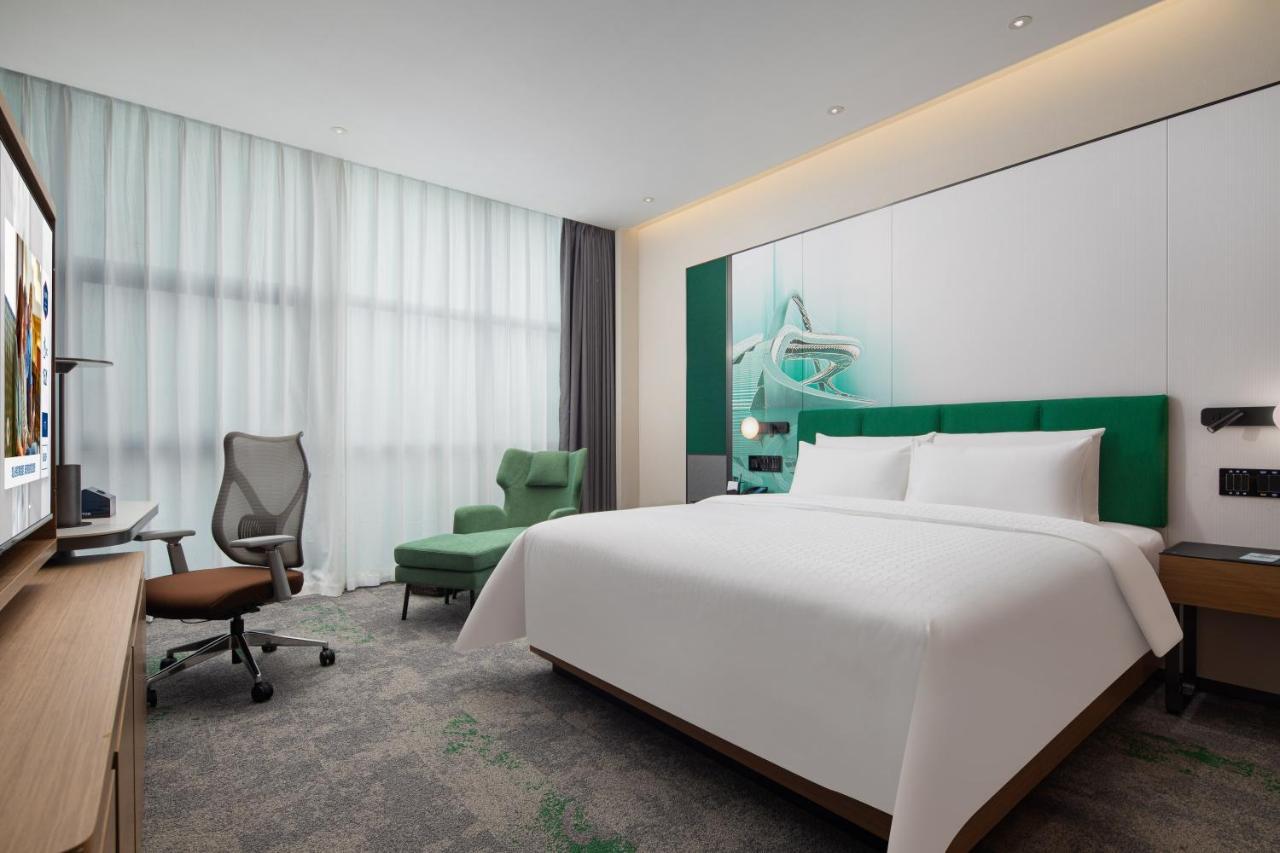 Hampton By Hilton Xintang Offers Complimentary Shuttle Services During Phase 1 And Phase 2 Of The Fair 5*