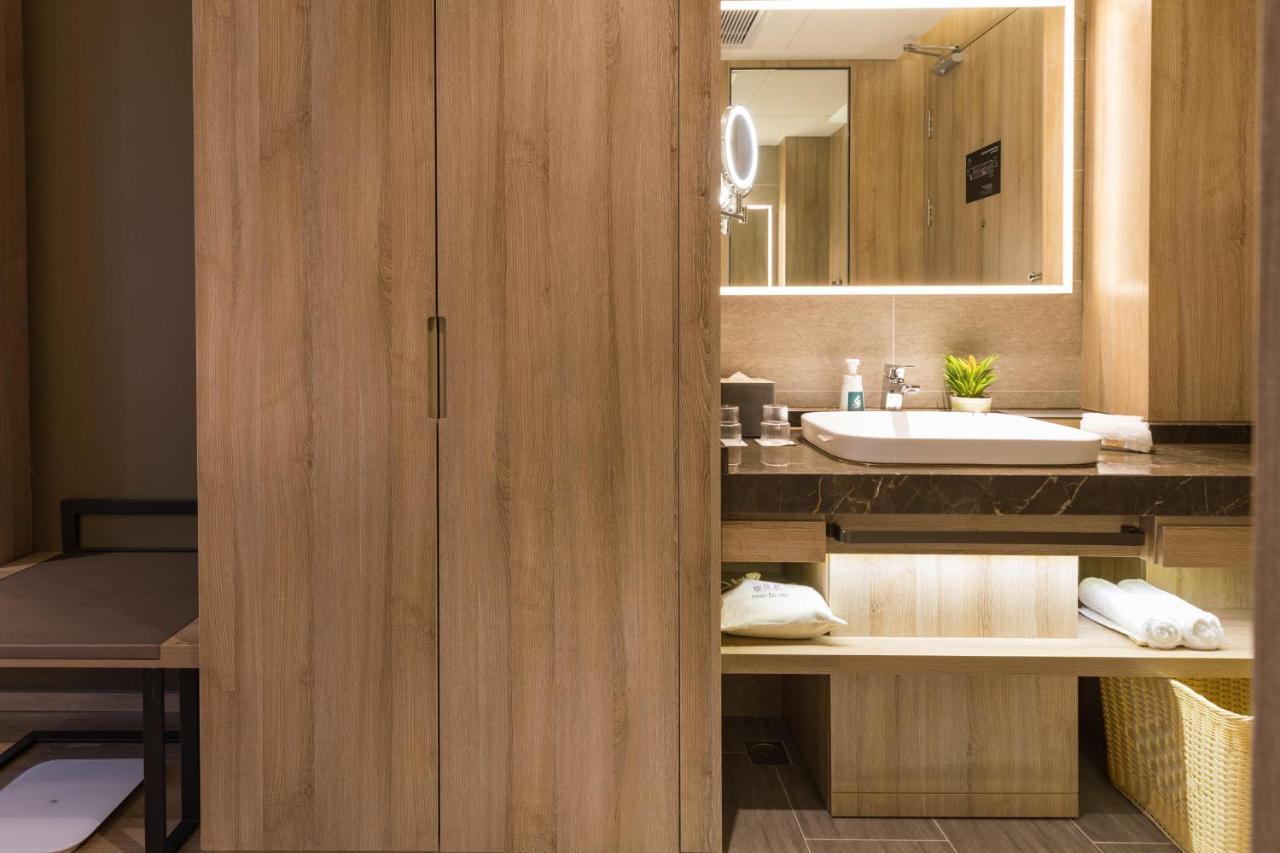 Atour Huadu Square Hotel 4*