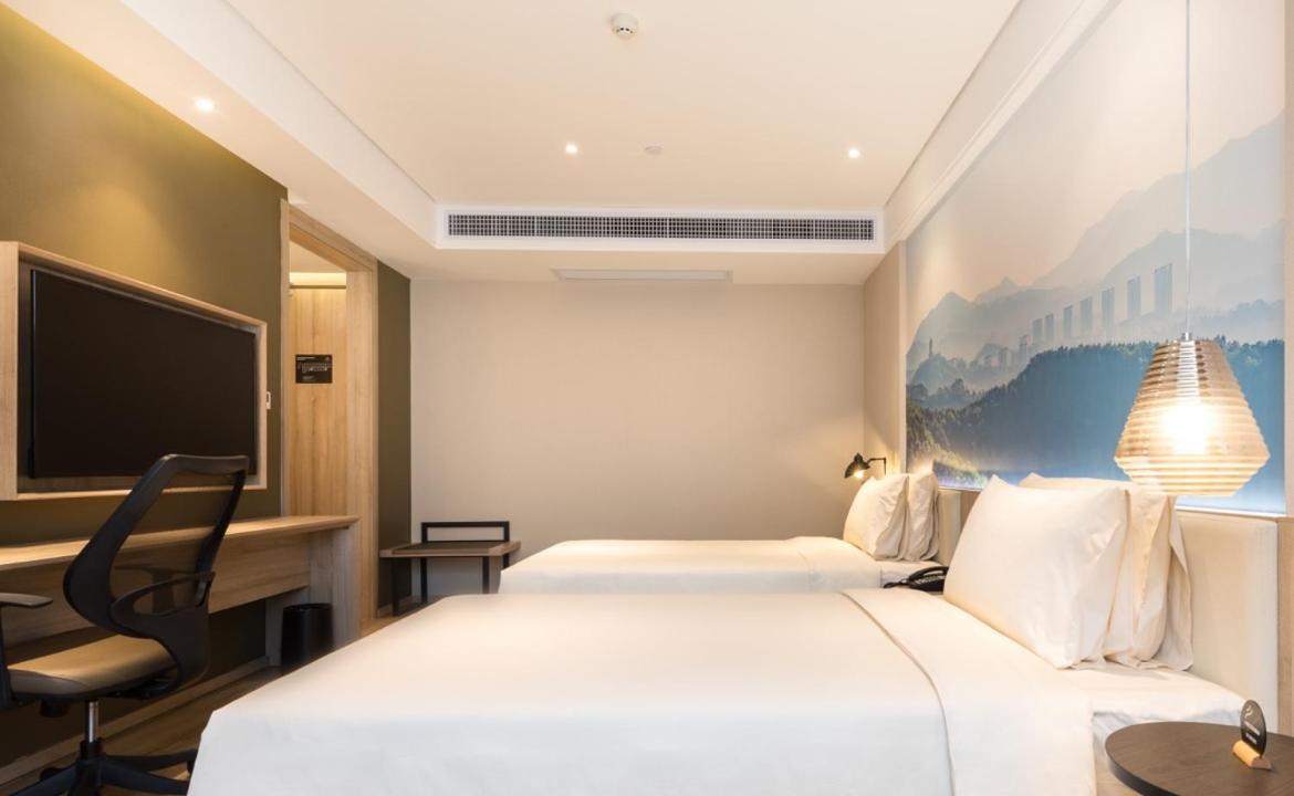 Atour Huadu Square Hotel