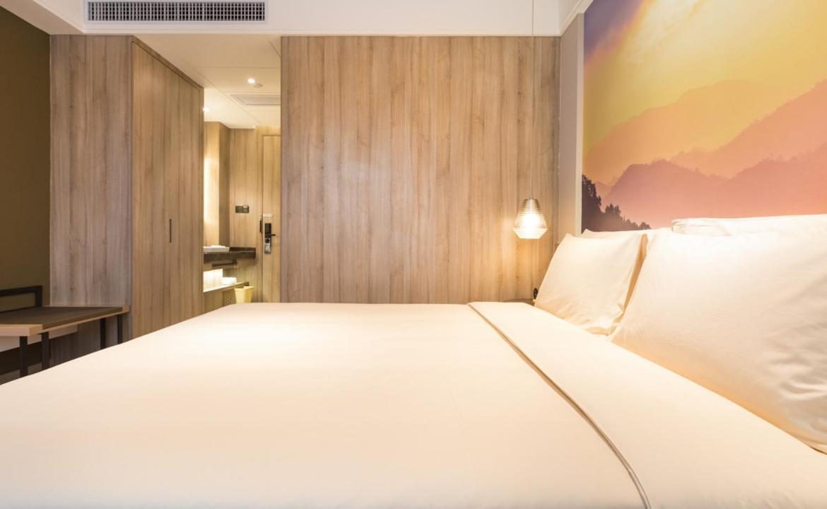 Hotel Atour Huadu Square 4*