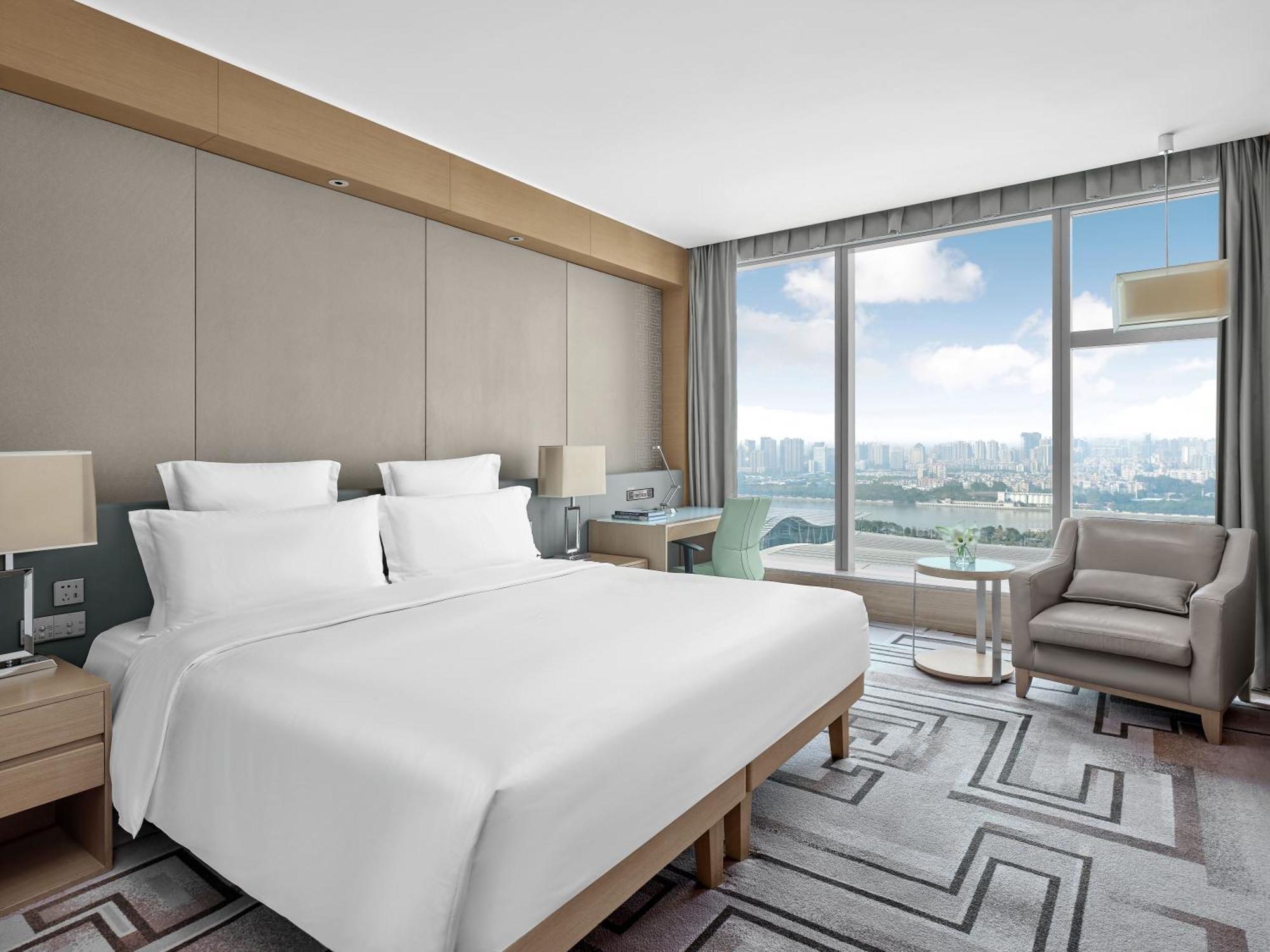 Langham Place - Walking Distance To Fair & Overseas Buyers Registration Service