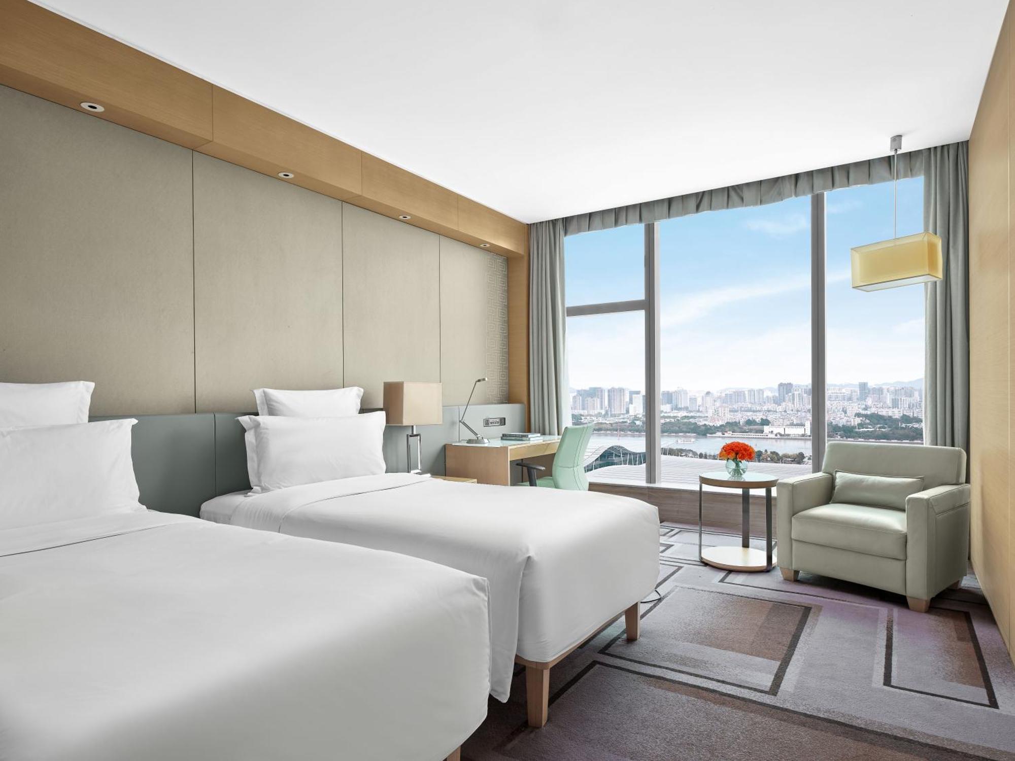 Langham Place - Walking Distance To Fair & Overseas Buyers Registration Service 5*
