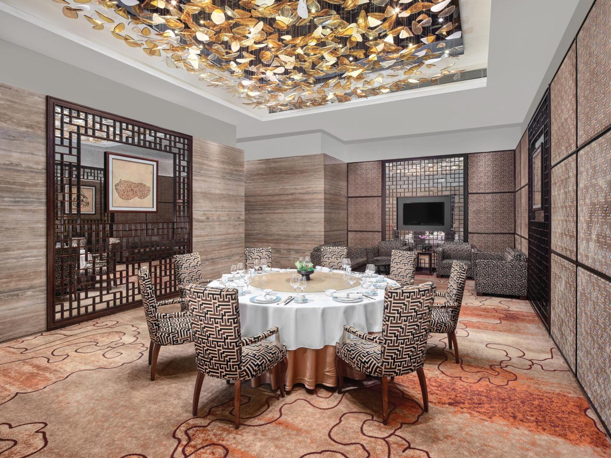 Hotel Langham Place - Walking Distance To Fair & Overseas Buyers Registration Service 5*