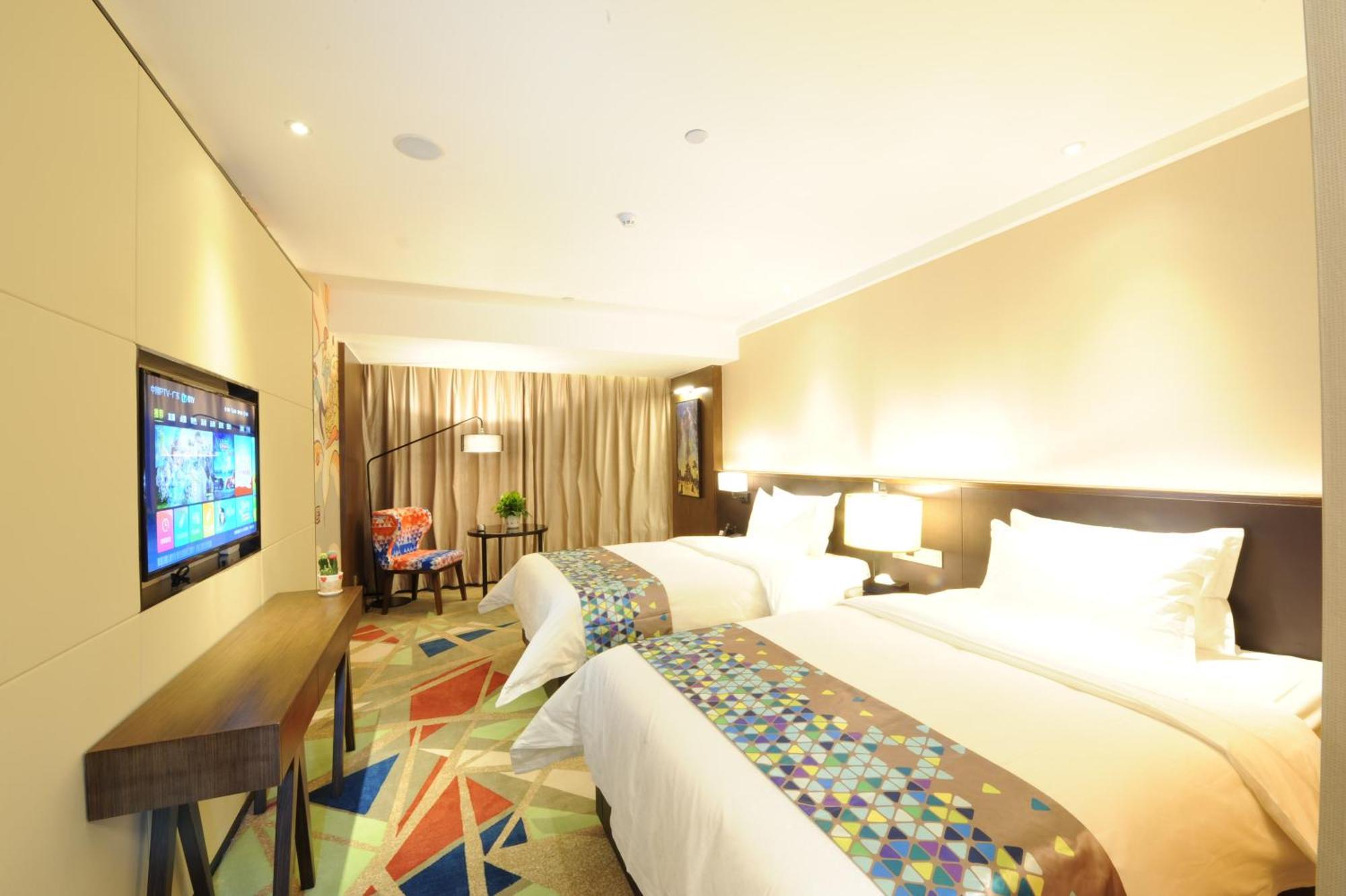 Chao Man - Railway Station Sanyuanli Metro Station 3*