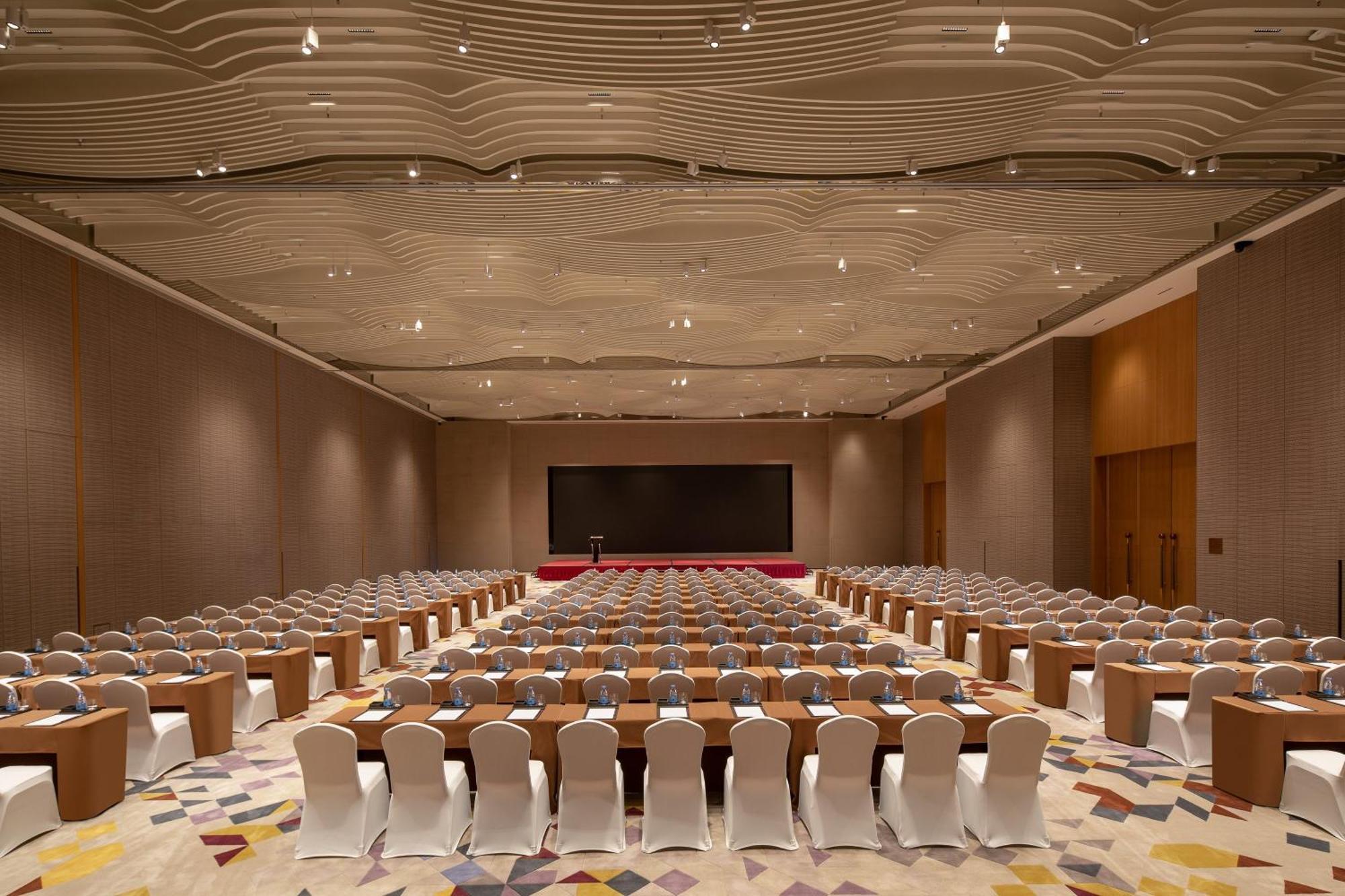 Crowne Plaza Foshan Nanhai - An Ihg -free Fair Shuttle Bus &live Music Performance Hotel