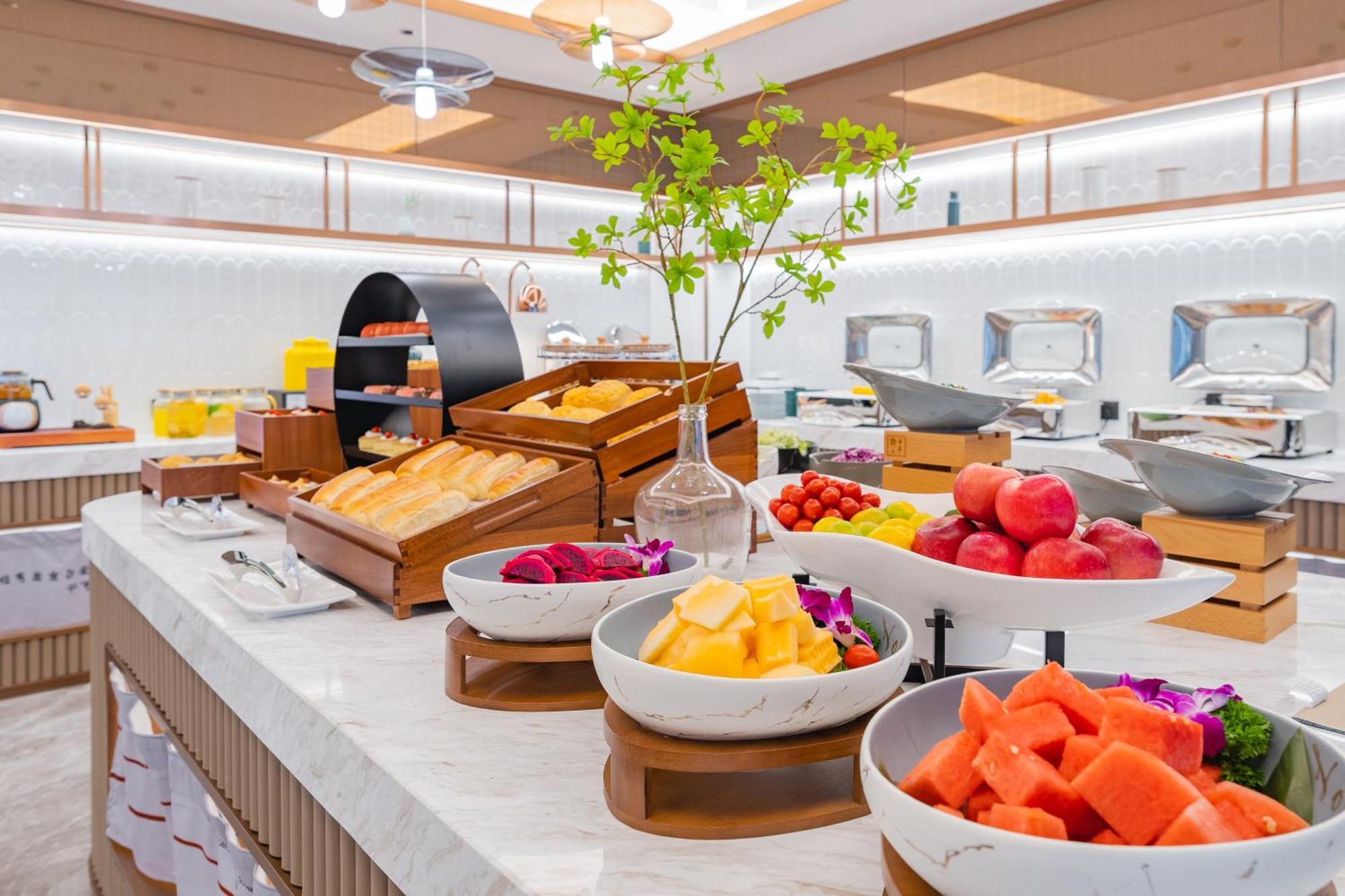 Hotel Atour Pazhou Exhibition Center Information Port 4*