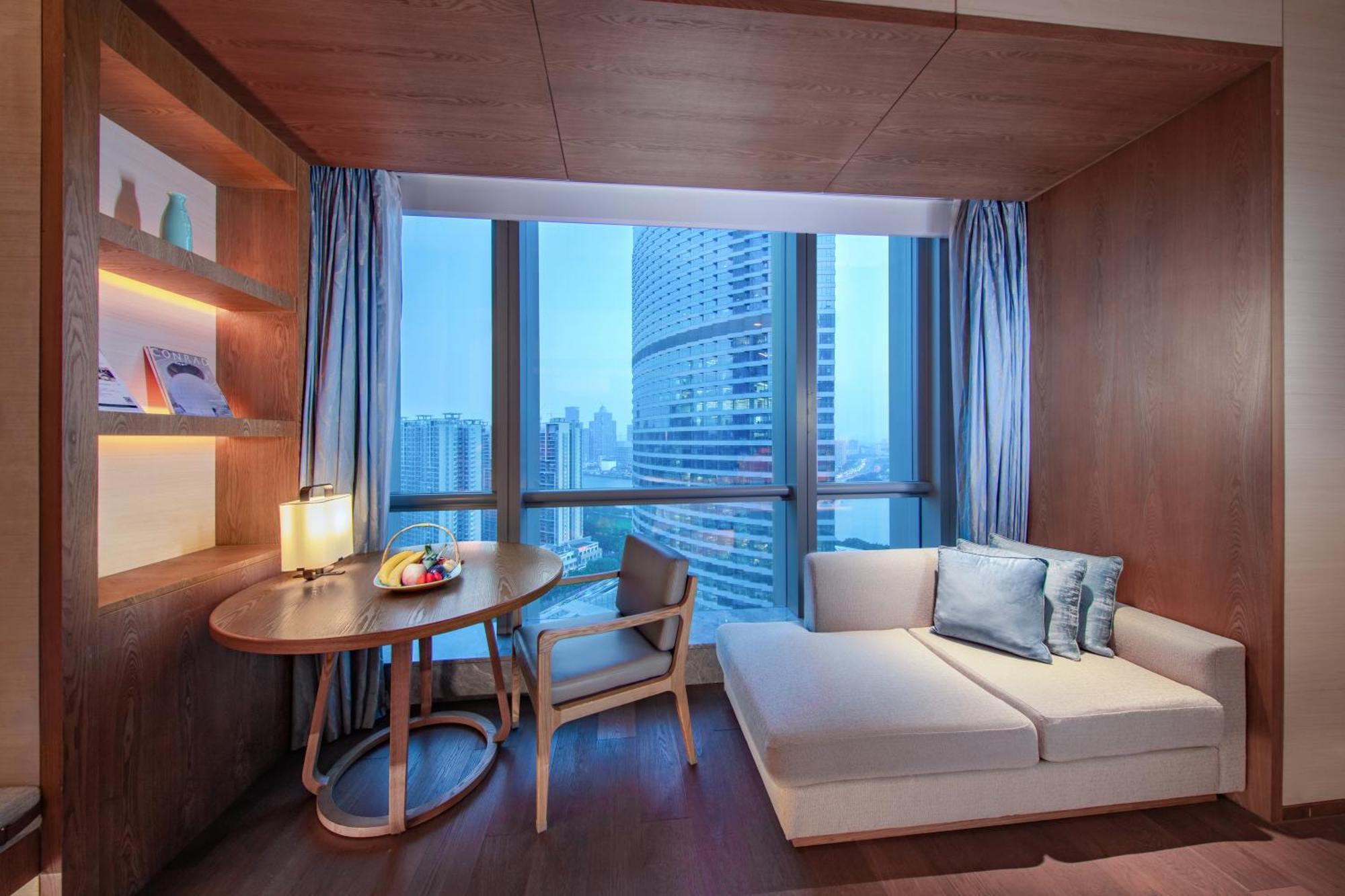 Conrad - Free Shuttle Between And Exhibition Center During Fair & Exhibitor Registration Counter 5* Guangzhou