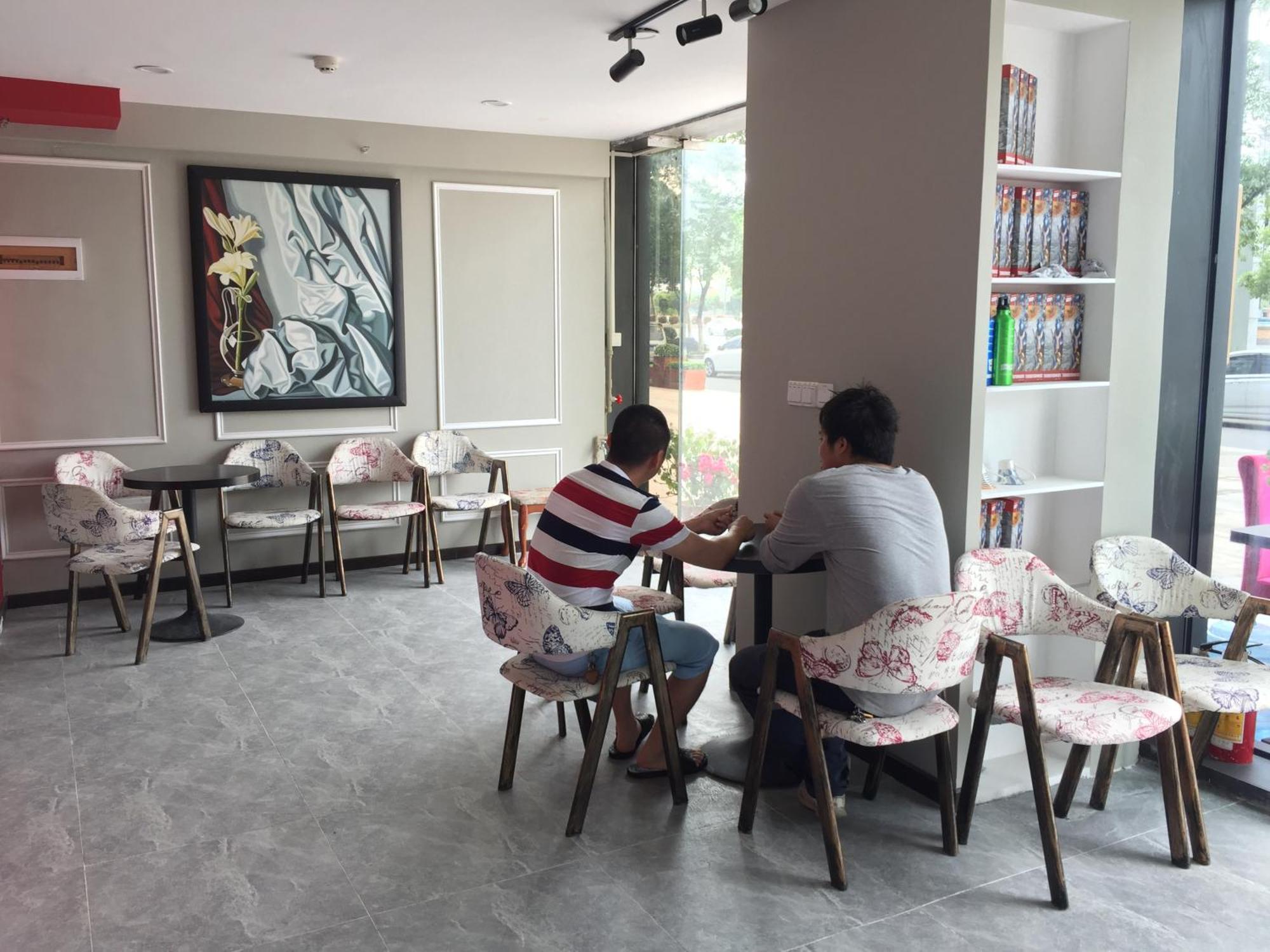 April Fair Duplex South Railway Station Ao Yuan Yue Shi Dai Branch *