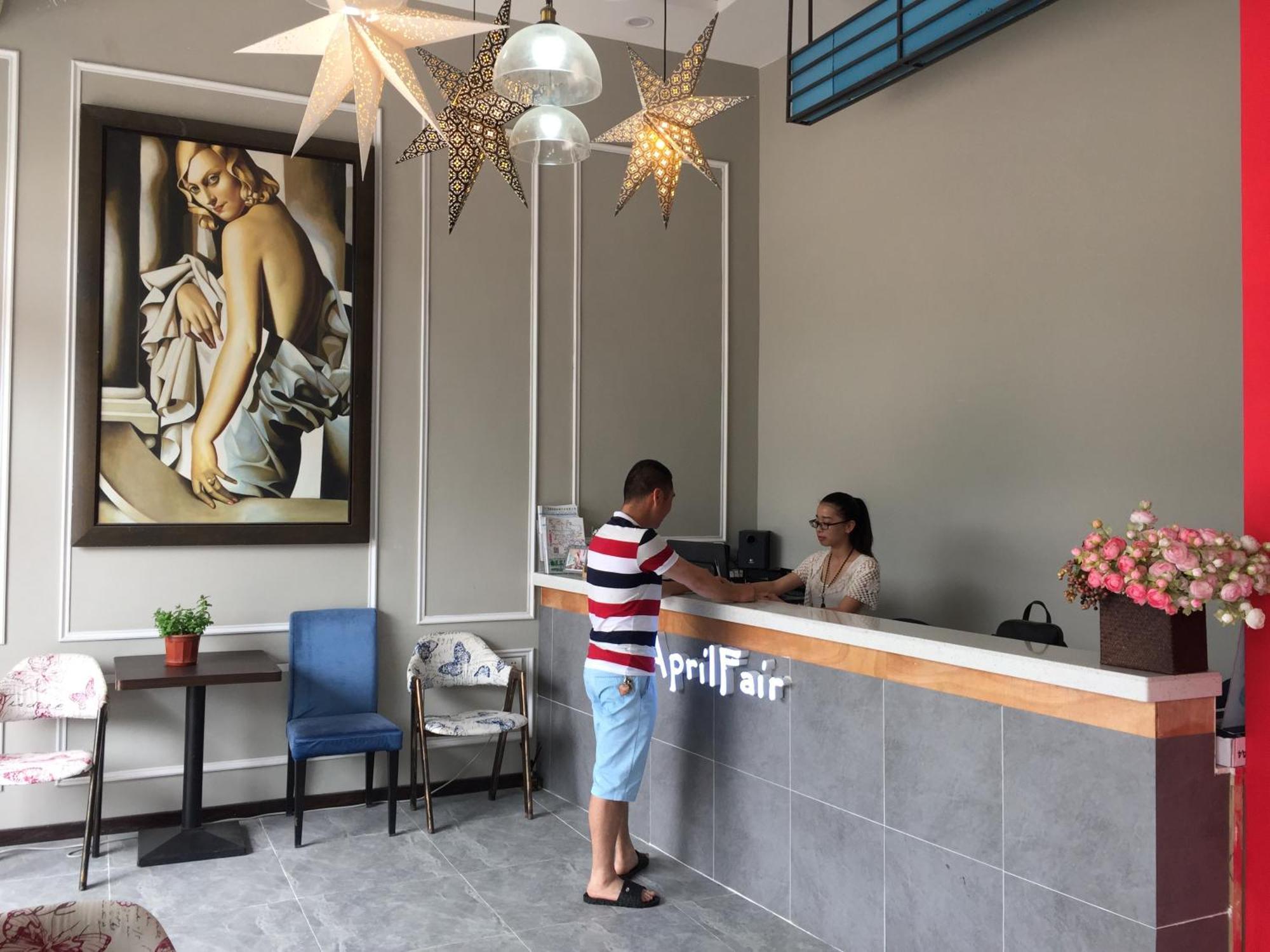Apartment April Fair Duplex South Railway Station Ao Yuan Yue Shi Dai Branch *