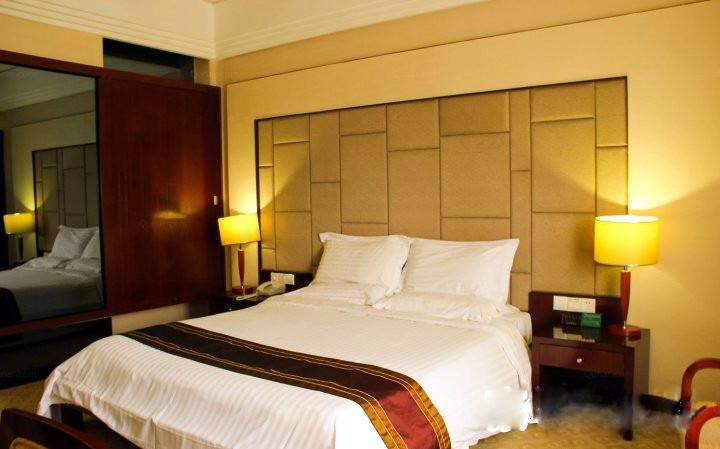Hotel Huadu New Phoenix 3*