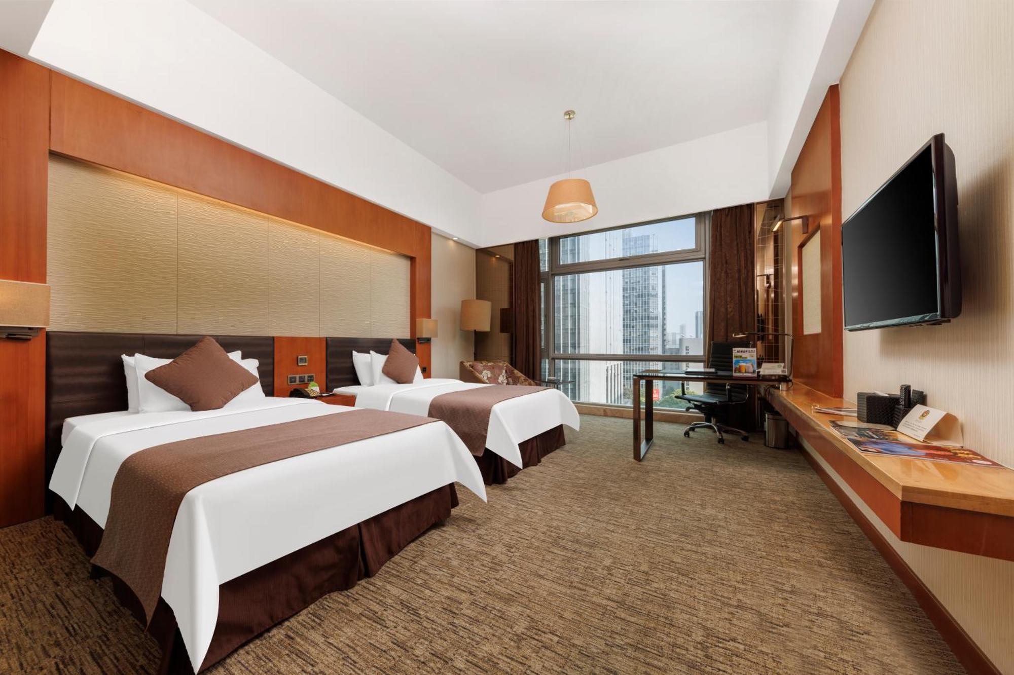 Hotel Vanburgh - Free Shuttle Bus Transfer During Fair