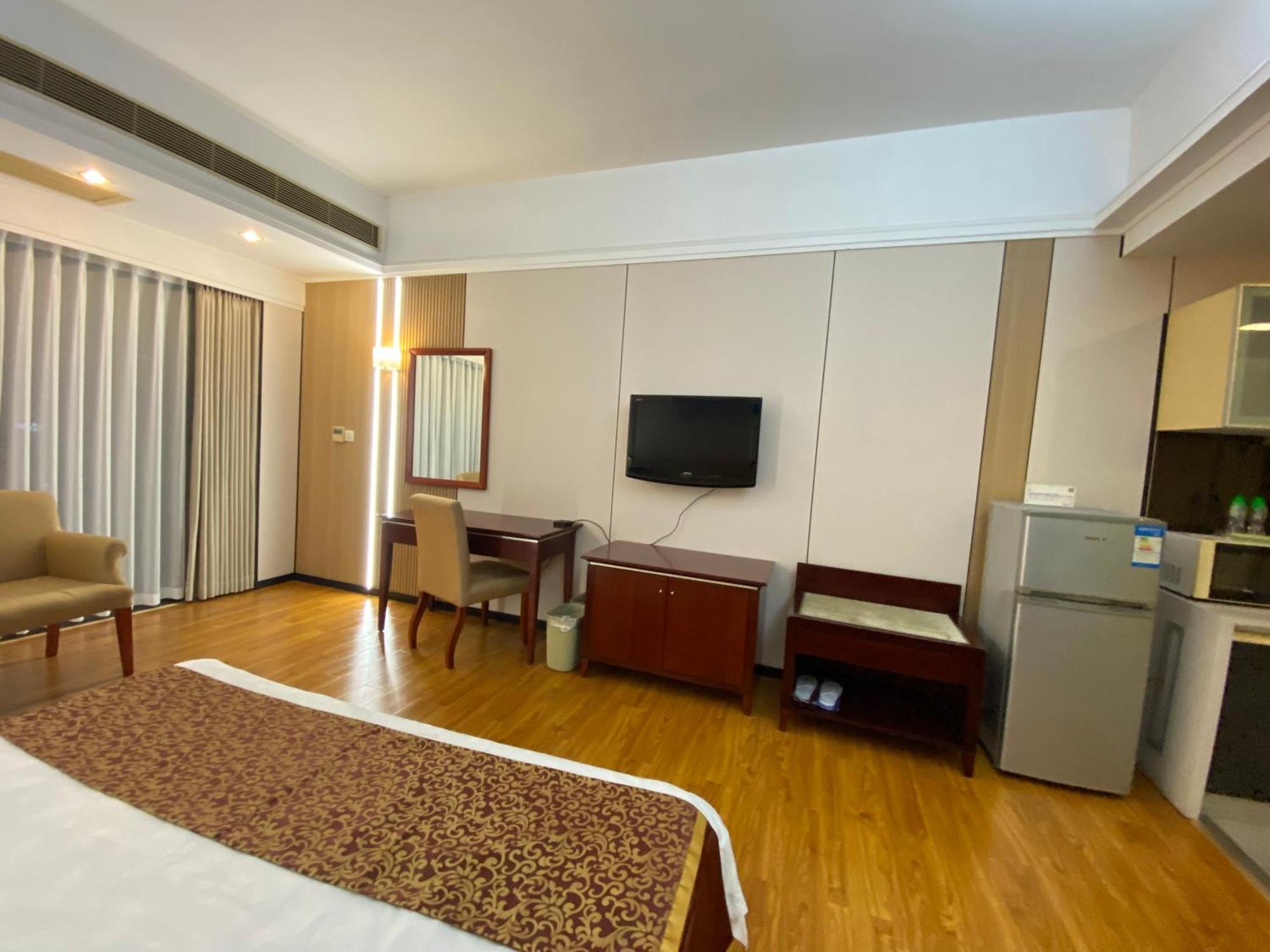Yinfeng North Station Branch, Huacheng Road Subway Station Branch Aparthotel