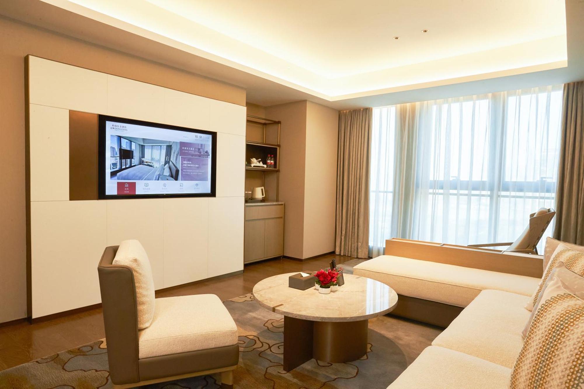 Pazhou Ln Dongfang Hotel-free Shuttle Bus To The Pazhou Convention Complex During Fair Period Hotel 4*