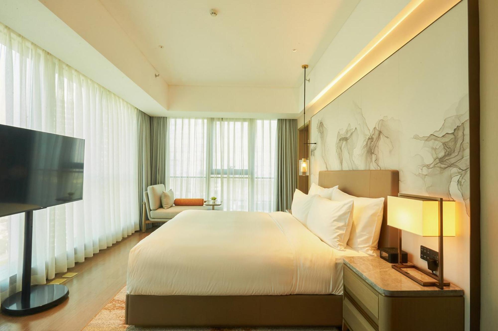 Pazhou Ln Dongfang Hotel-free Shuttle Bus To The Pazhou Convention Complex During Fair Period Hotel 4*