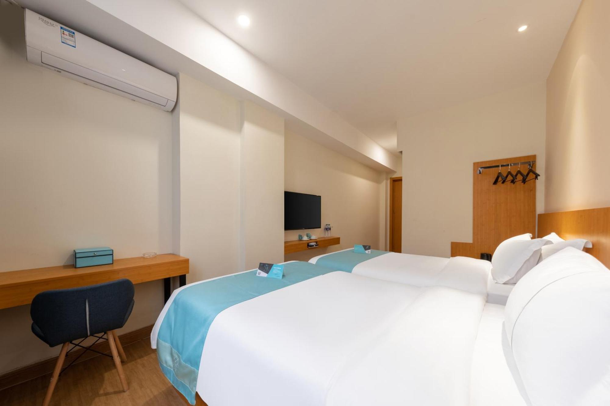 Xana Lite - Fangcun Huadiwan Metro Station Hotel 3*