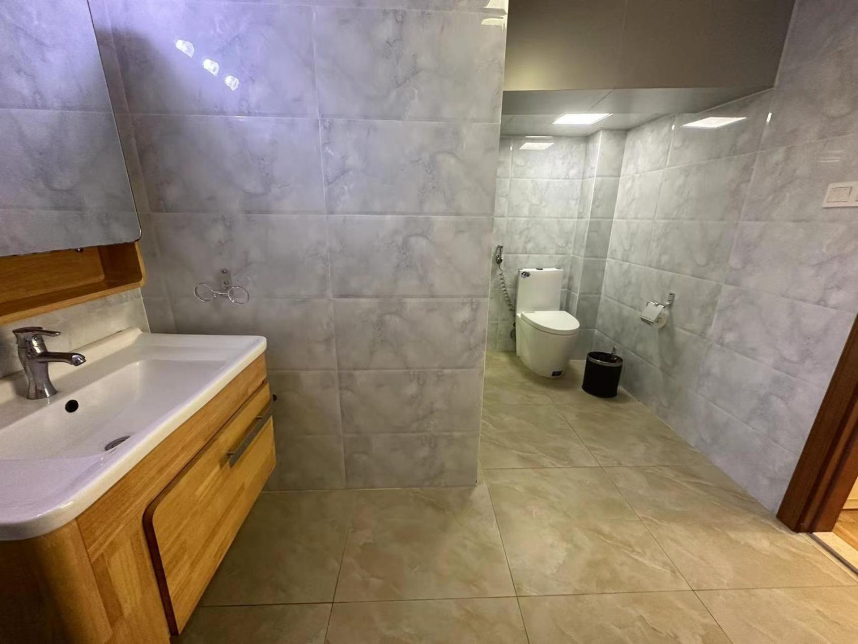 Yoyo International Hotel-the Legend Building-1mins To Line5 Taojin Stn-free Shuttle Bus For Fair Apartment