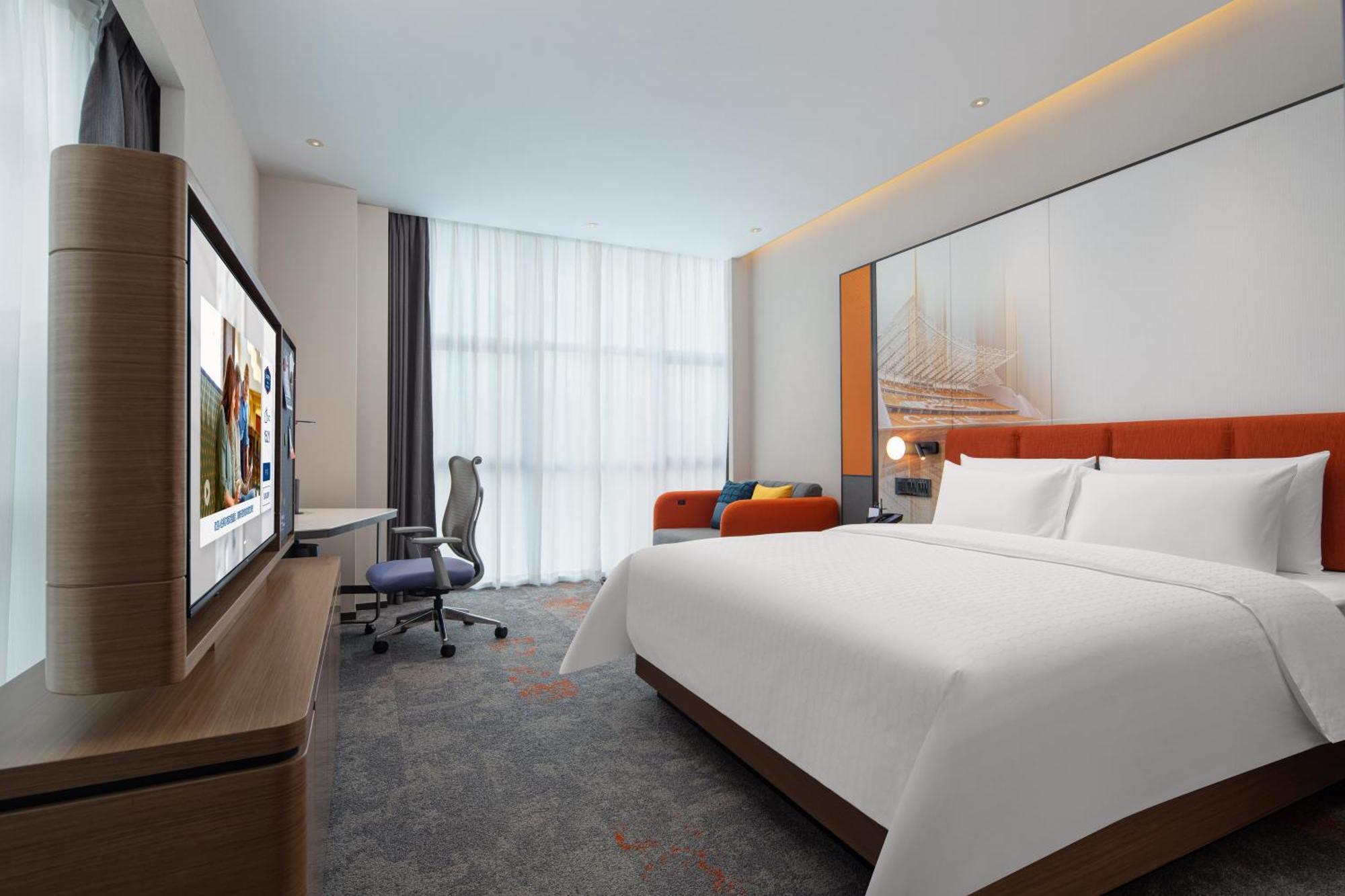 Hampton By Hilton Xintang Offers Complimentary Shuttle Services During Phase 1 And Phase 2 Of The Fair Hotel