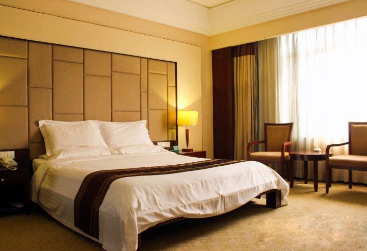 Huadu New Phoenix Hotel
