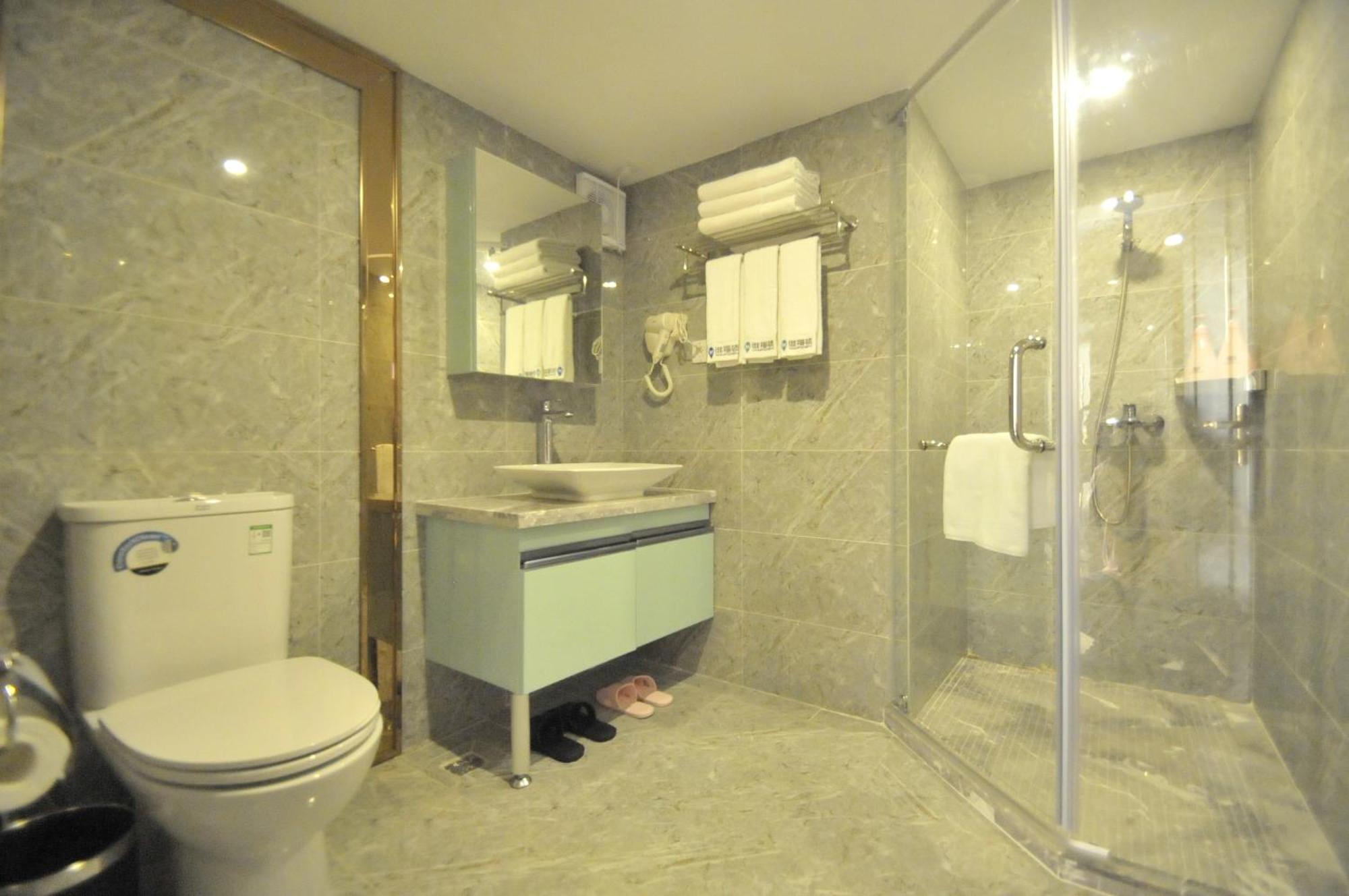 Waifiden Duplex Zhongyong Jinyu Branch-free Shuttle Bus During The Fair Apartment Guangzhou