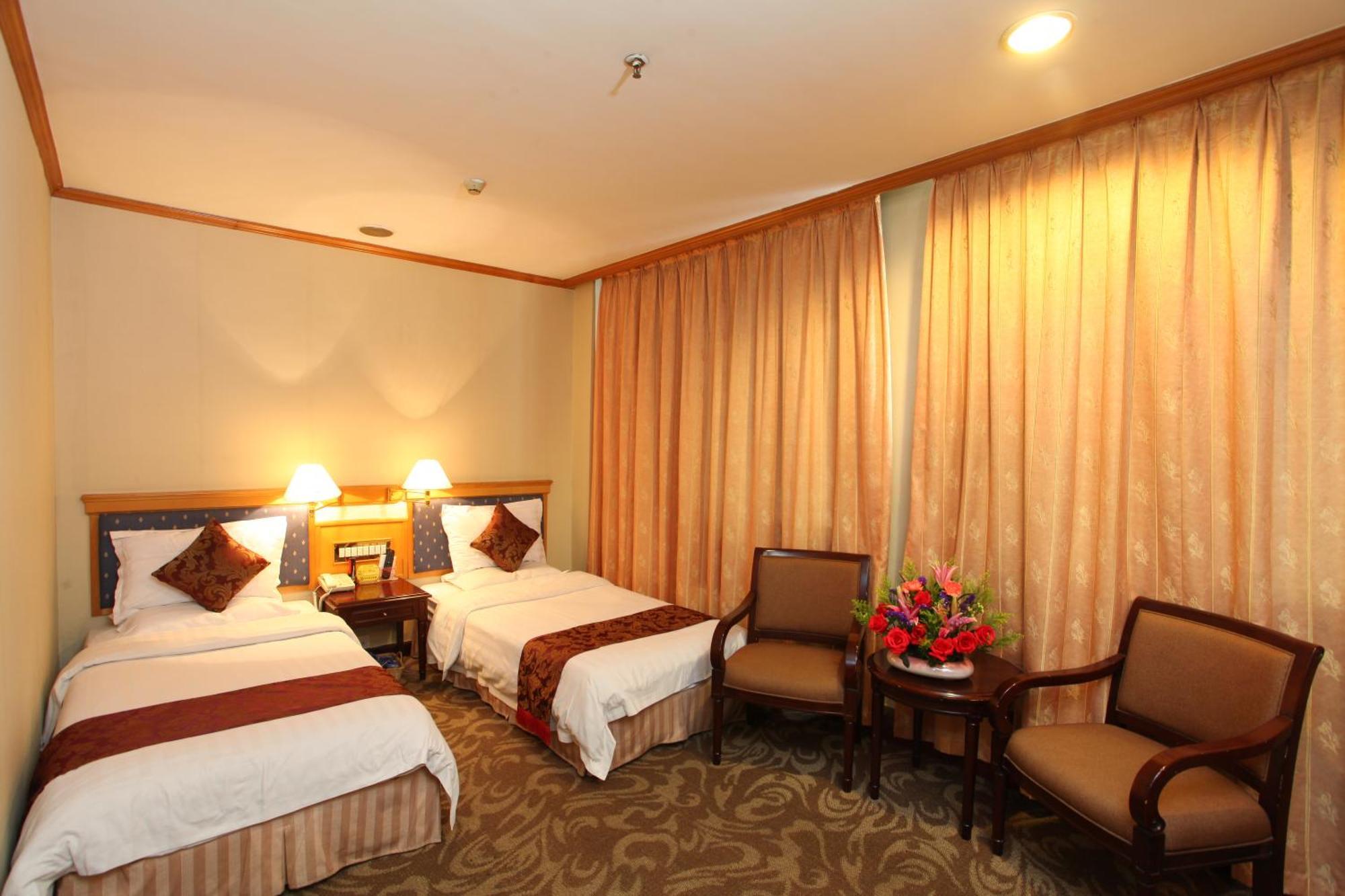Xin Hua Hotel 3*