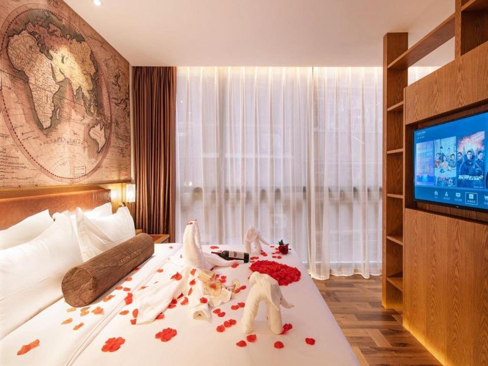 James Joyce Coffetei- Beijing Road Metro Station Pedestrian Street Branch 4*