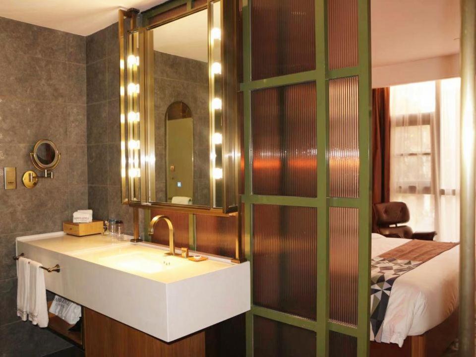 Hotel James Joyce Coffetei- Beijing Road Metro Station Pedestrian Street Branch Guangzhou