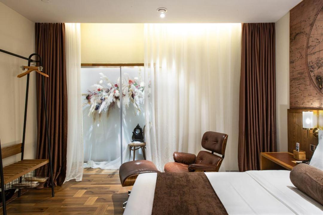 James Joyce Coffetei- Beijing Road Metro Station Pedestrian Street Branch Hotel