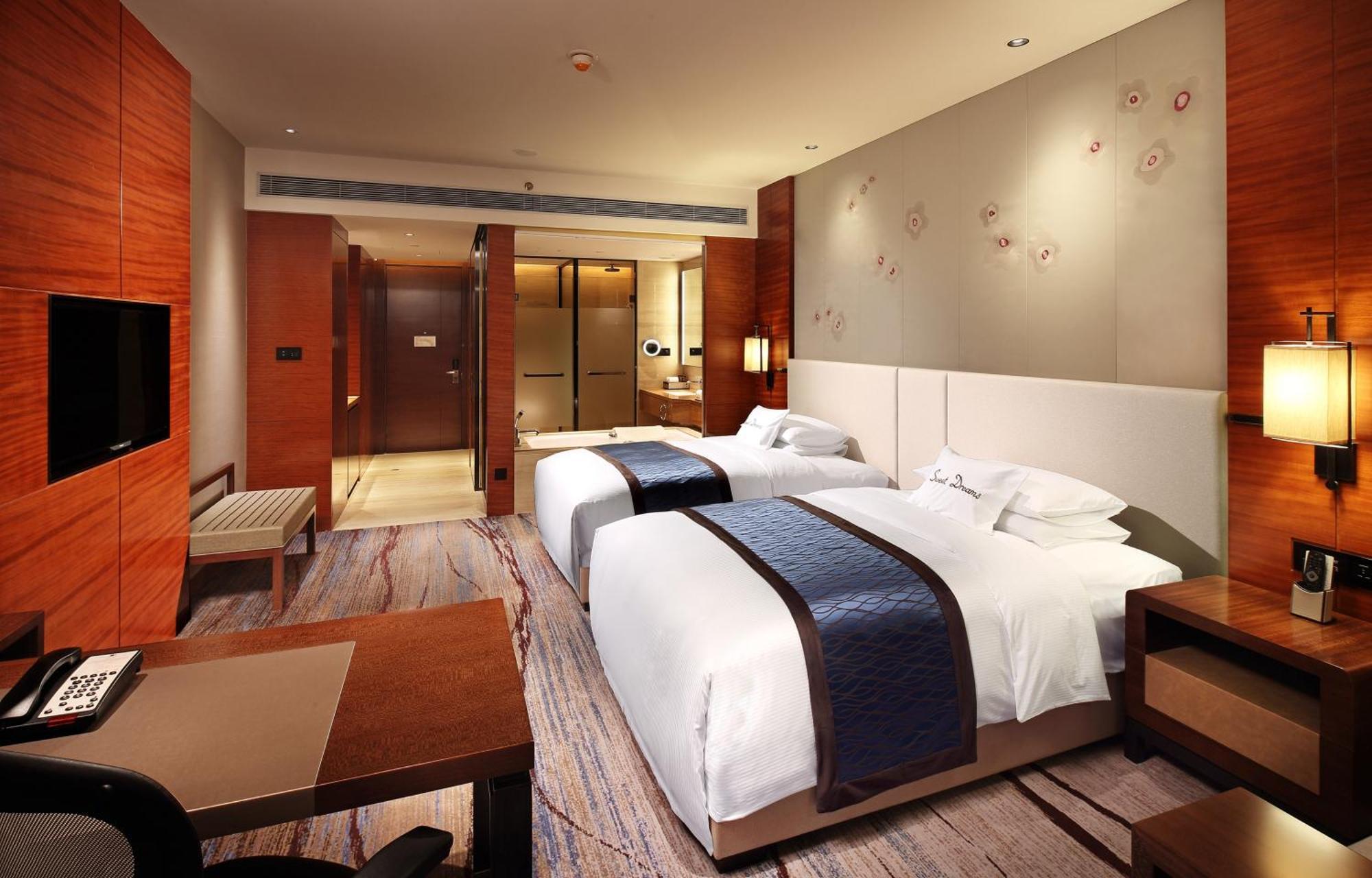 Doubletree By Hilton Science City-free Shuttle Bus Service During Fair Period Hotel Canton