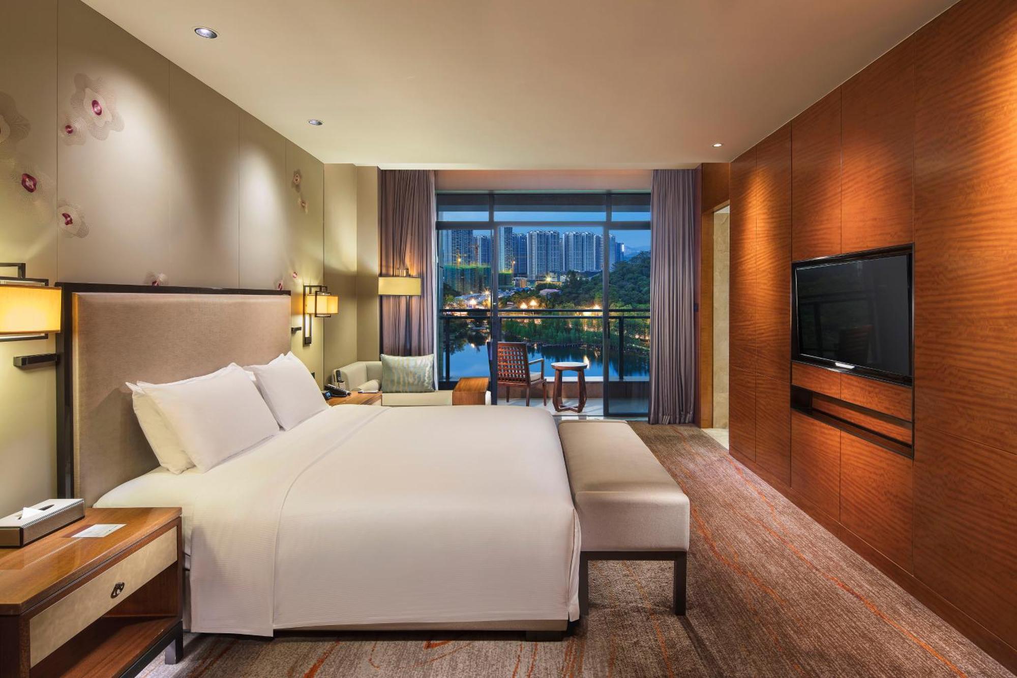 Doubletree By Hilton Science City-free Shuttle Bus Service During Fair Period Hotel Canton