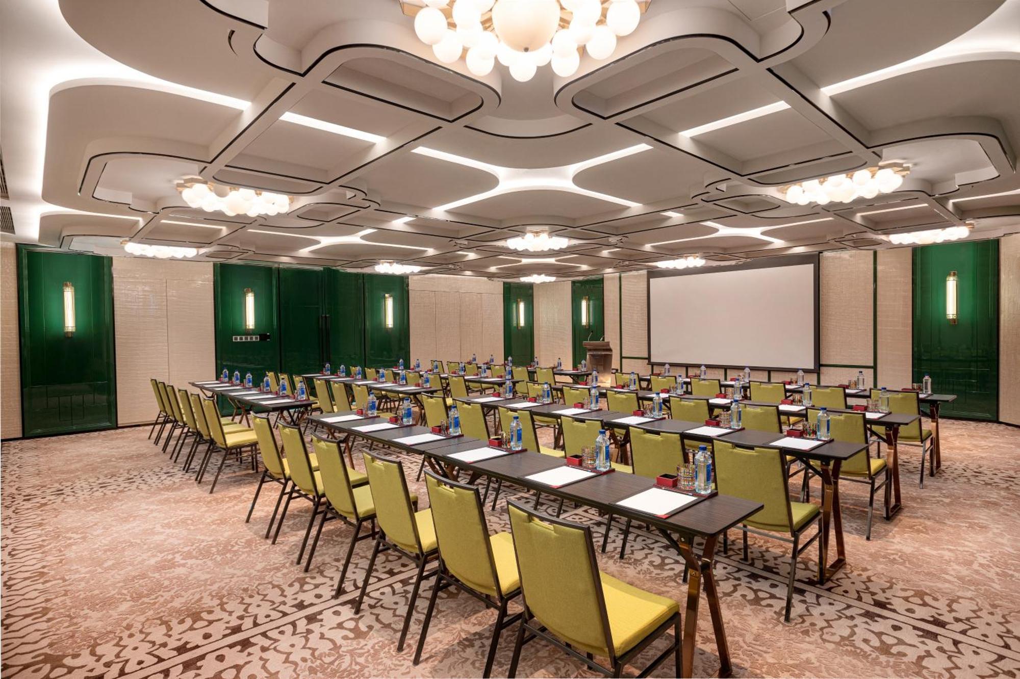 Indigo Haixinsha By Ihg - Free Shuttle Bus To Fair Complex During Fair Period Hotel
